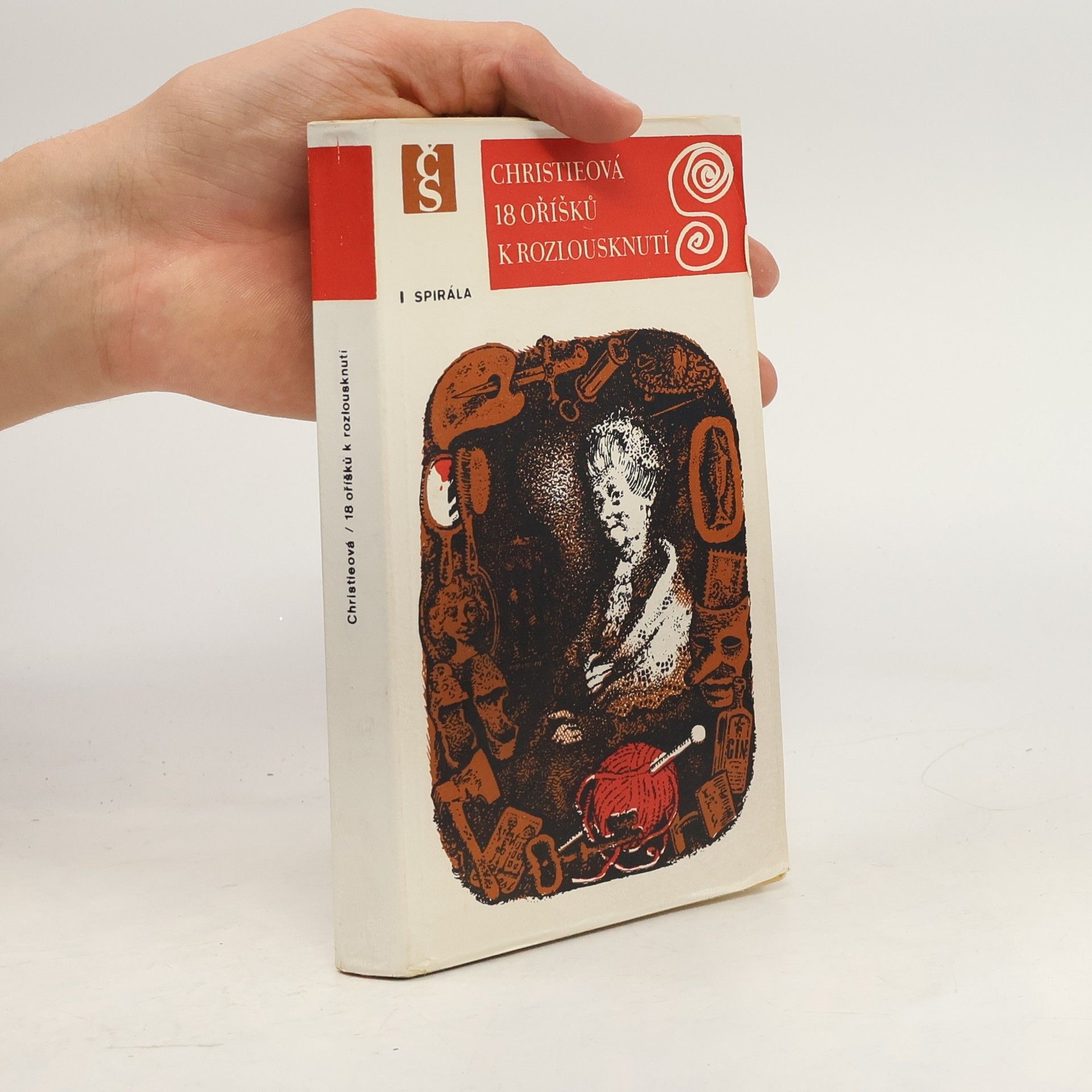 Agatha Christie 18 oříšků k rozlousknutí