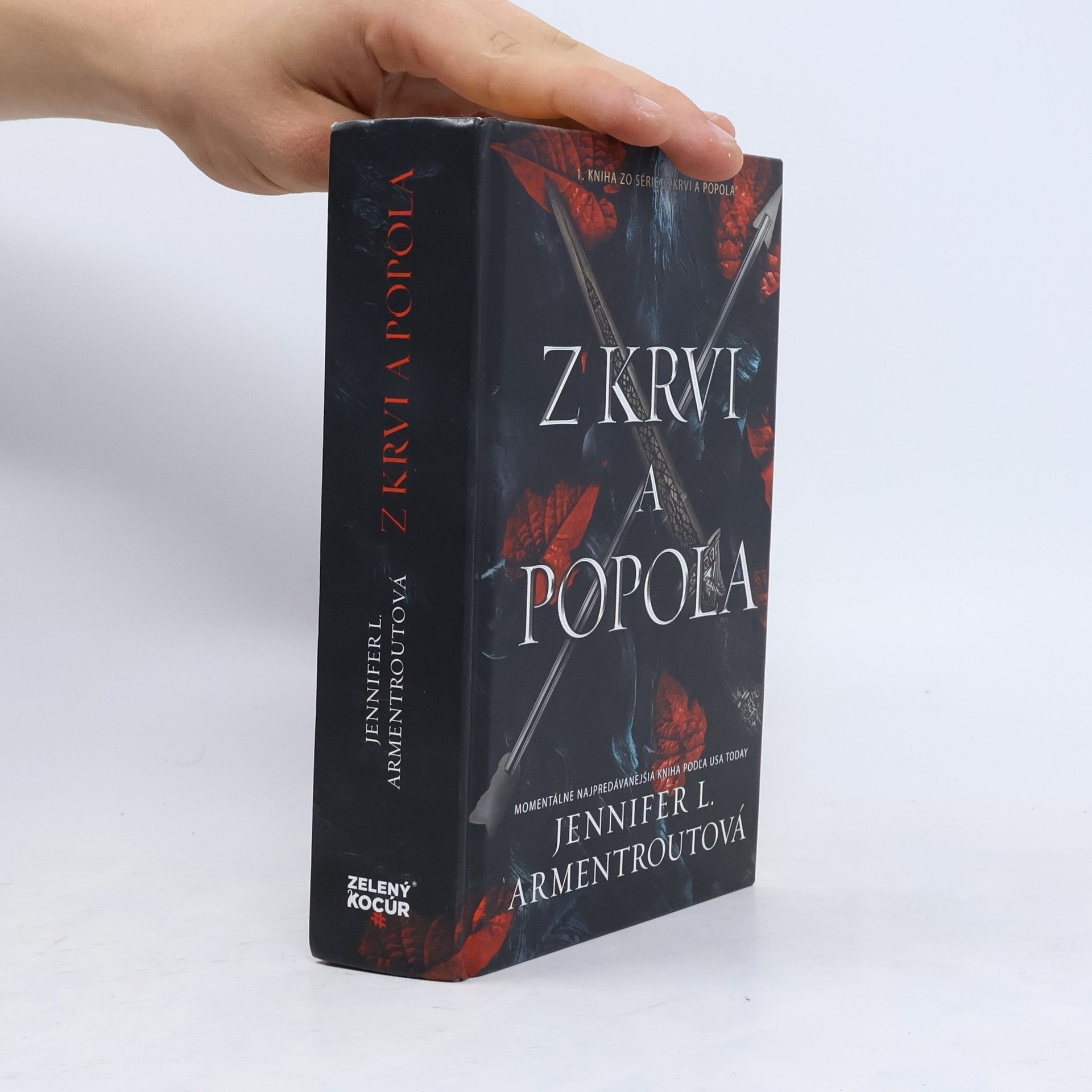Jennifer Armentrout Z krvi popola