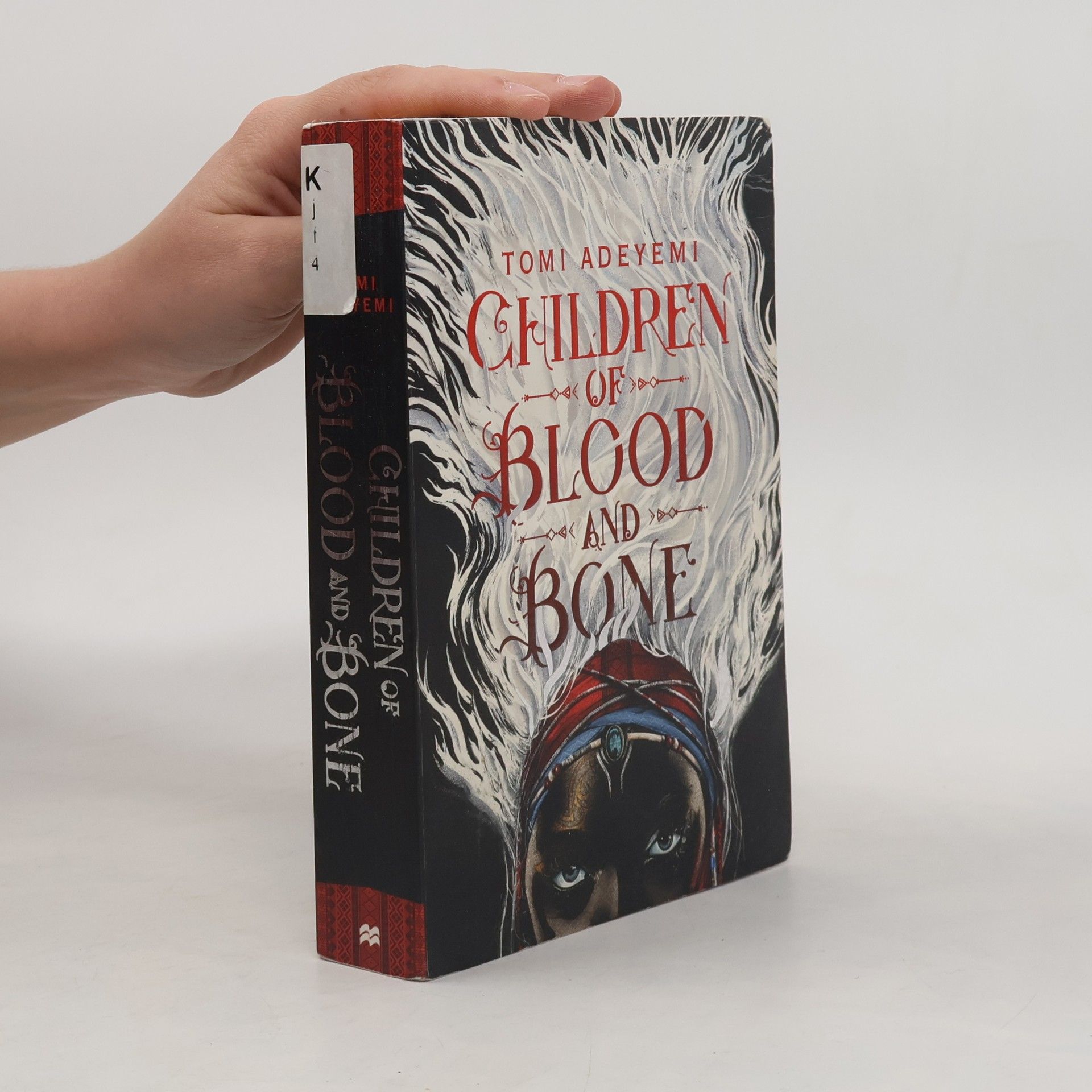 Tomi Adeyemi Children of blood and bone