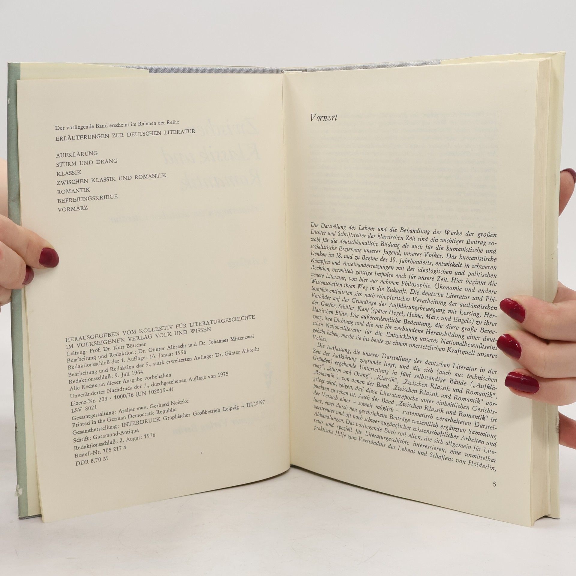 Autorenkollektiv Zwischen Klassik und Romantik. Erläuterungen zur deutschen Literatur