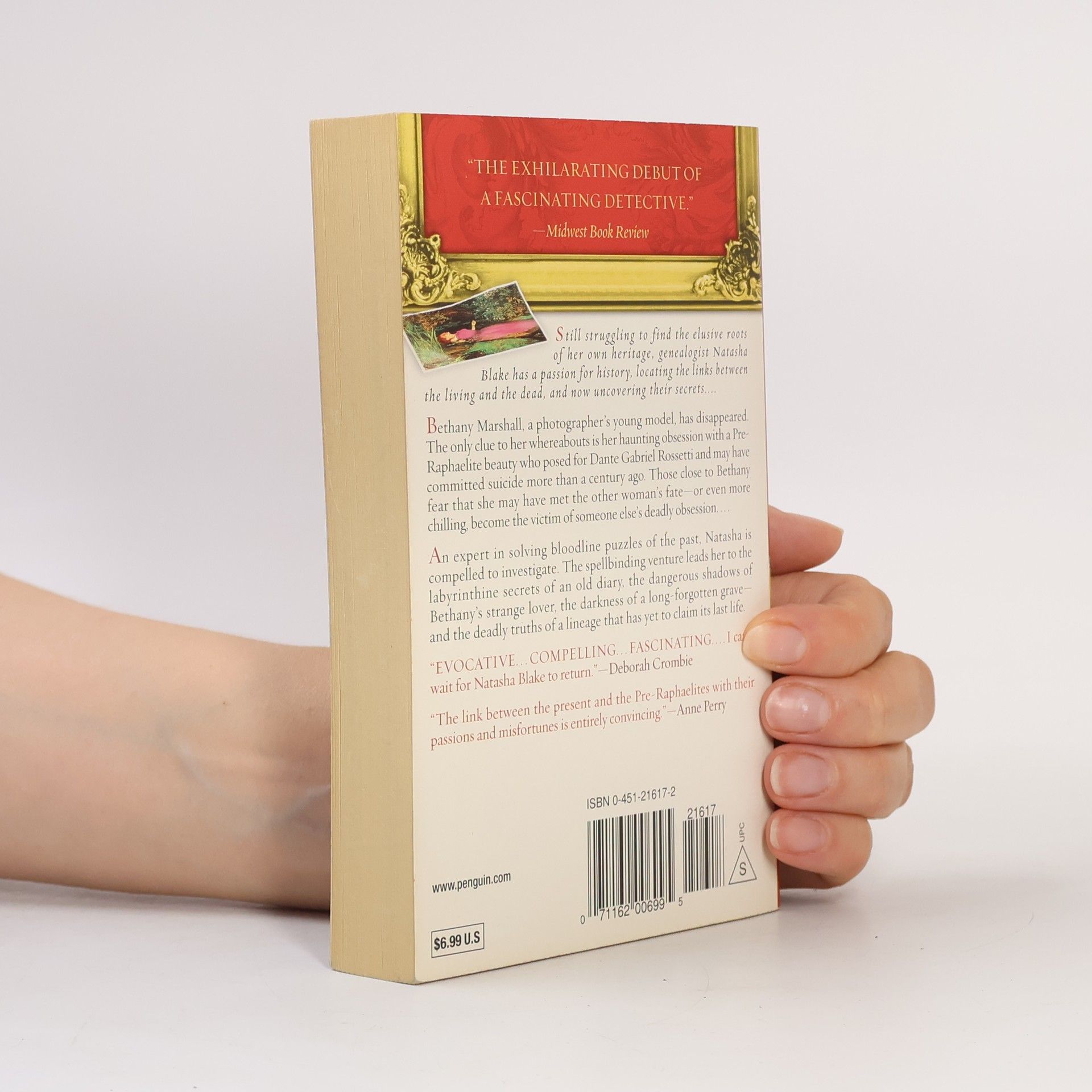 Fiona Mountain Signet Mystery: Pale as the Dead