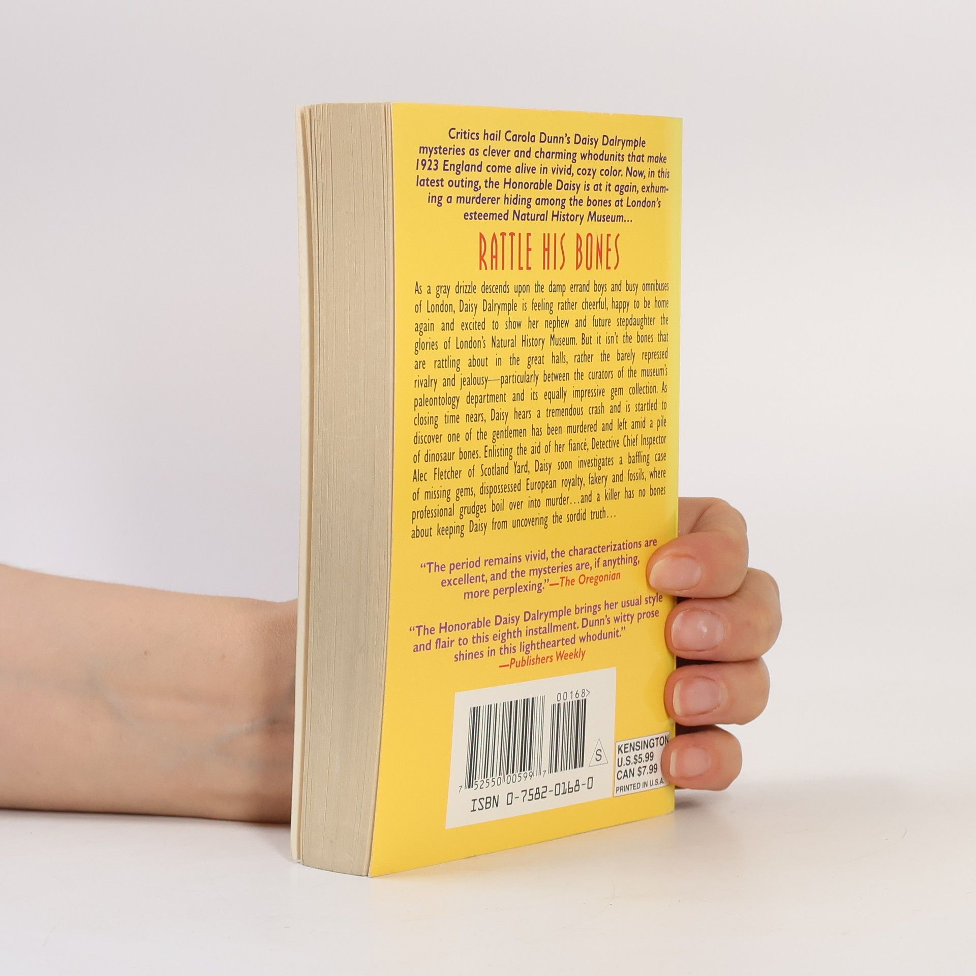 Carola Dunn A Daisy Dalrymple Mystery: Rattle His Bones