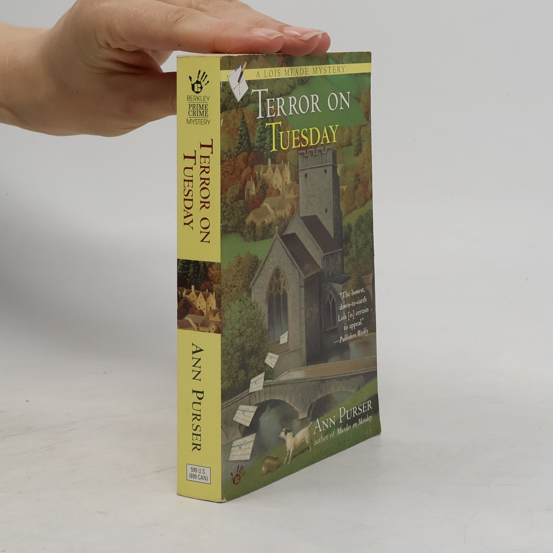 Lois Meade Mysteries: Terror on Tuesday