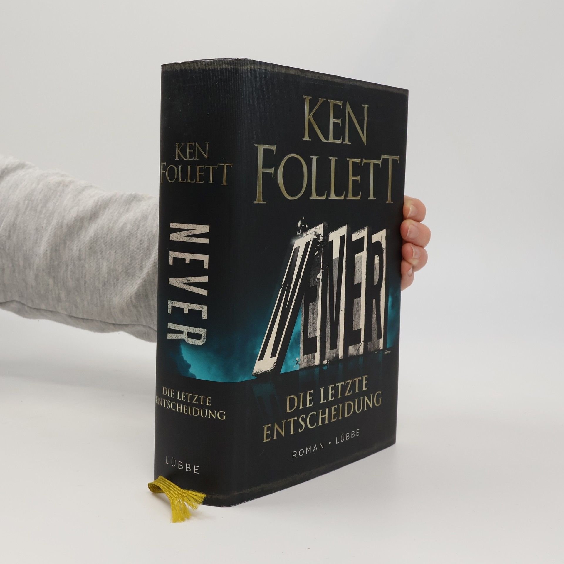 Ken Follett Never
