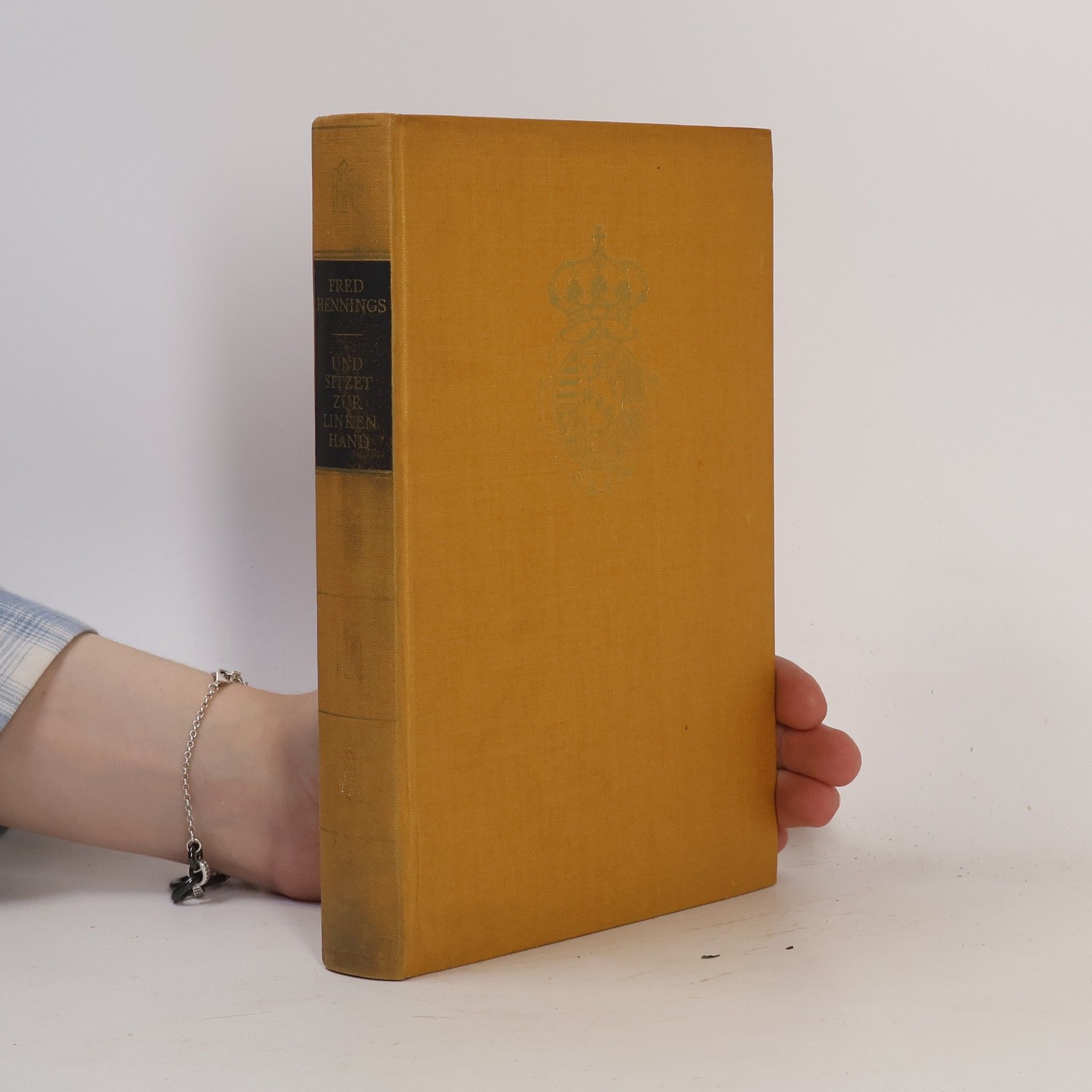 Fred Hennings Und sitzet zur linken Hand