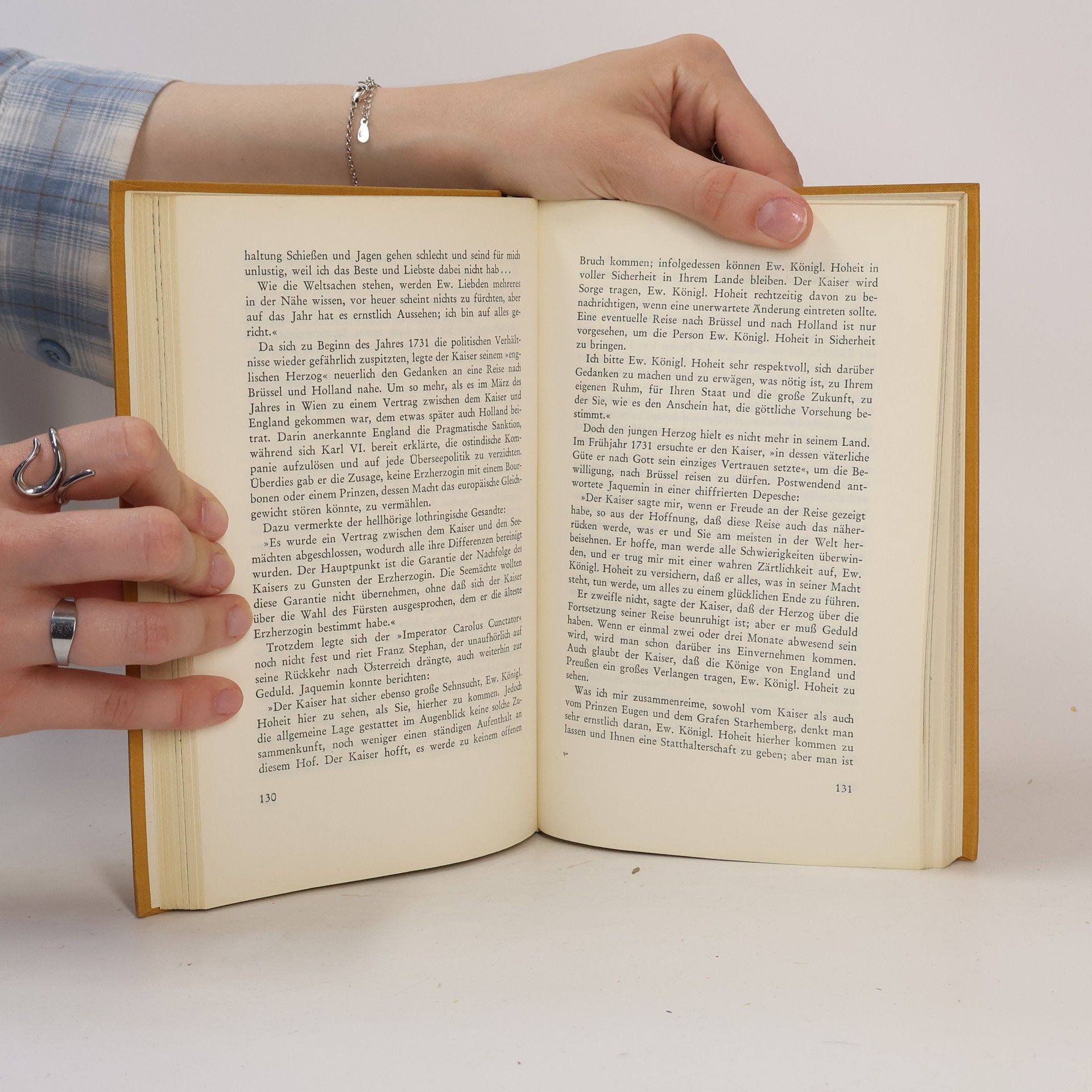 Fred Hennings Und sitzet zur linken Hand