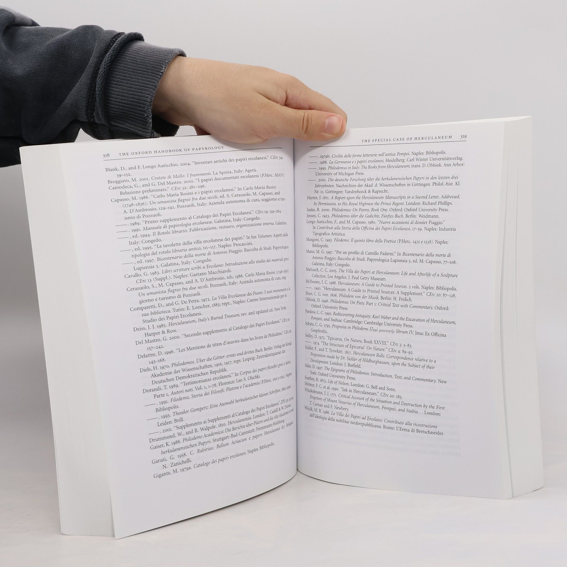 Roger S. Bagnall The Oxford Handbook of Papyrology