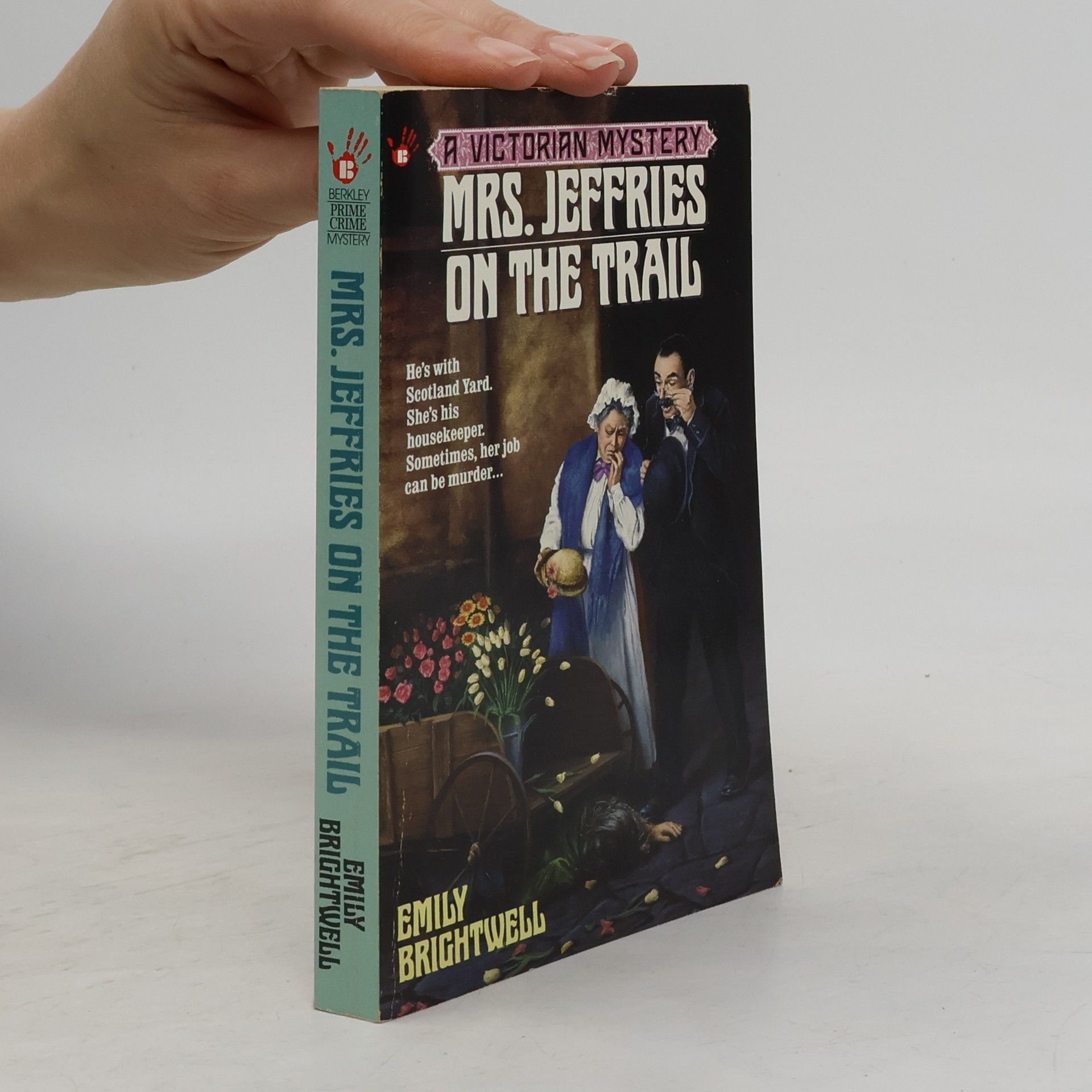 Emily Brightwell Victorian Mystery: Mrs. Jeffries on the Trail