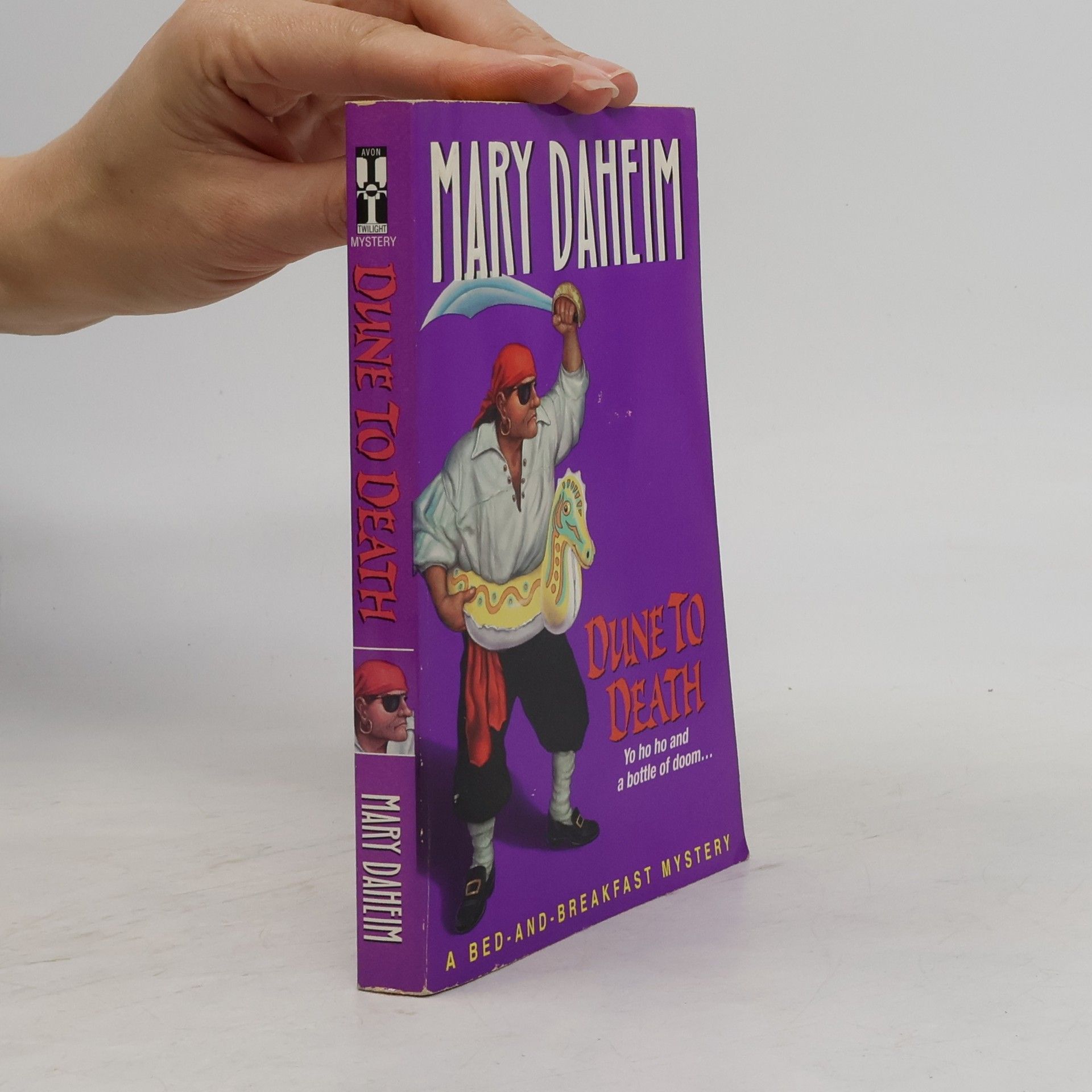 Mary Daheim Bed-and-Breakfast Mysteries: Dune to Death