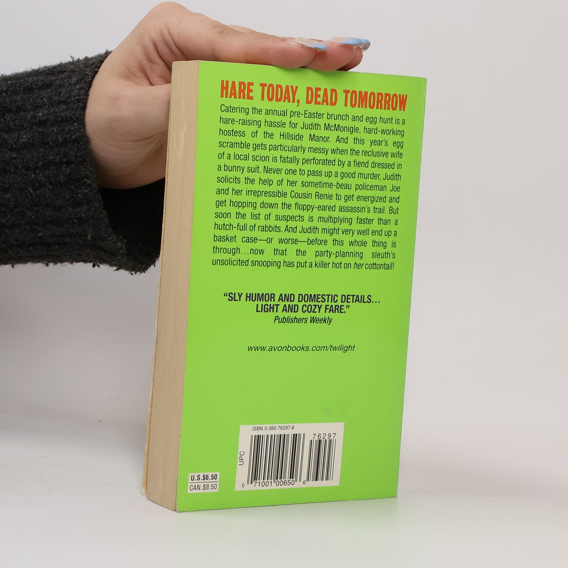 Mary Daheim Bed-and-Breakfast Mysteries: Holy Terrors