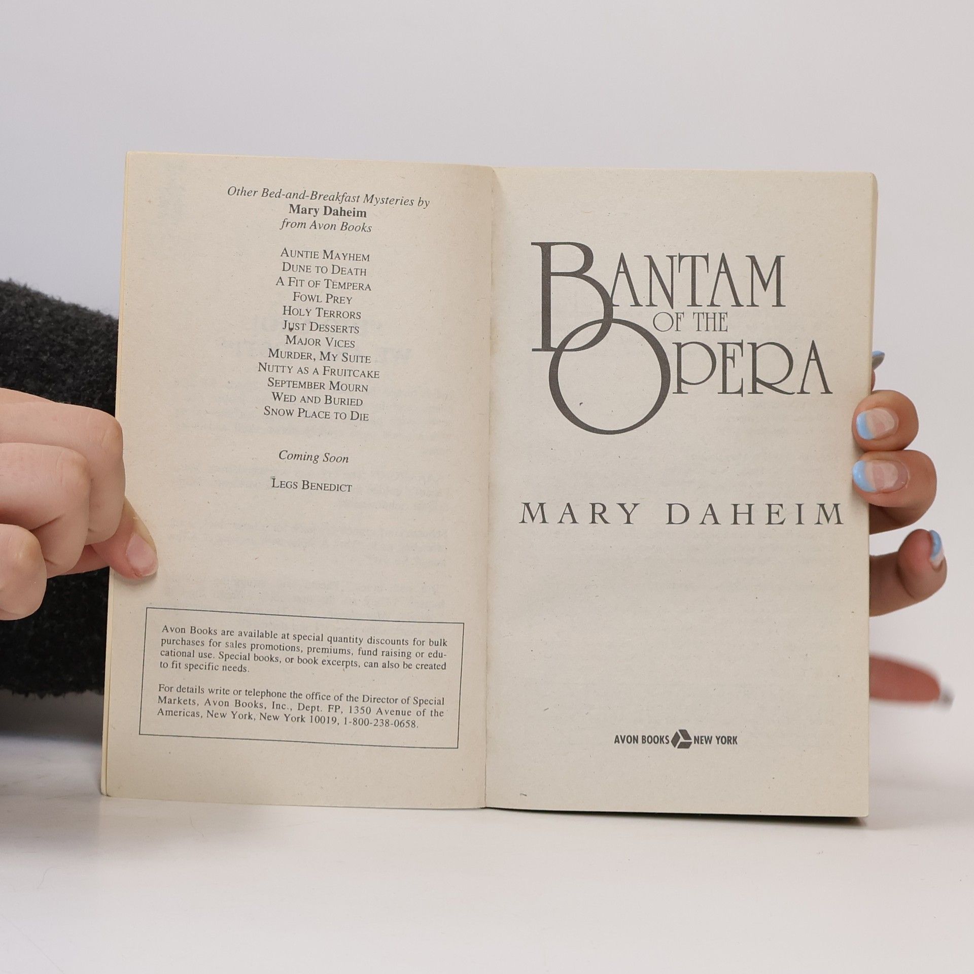 Mary Daheim Bed-and-Breakfast Mysteries: Bantam of the Opera