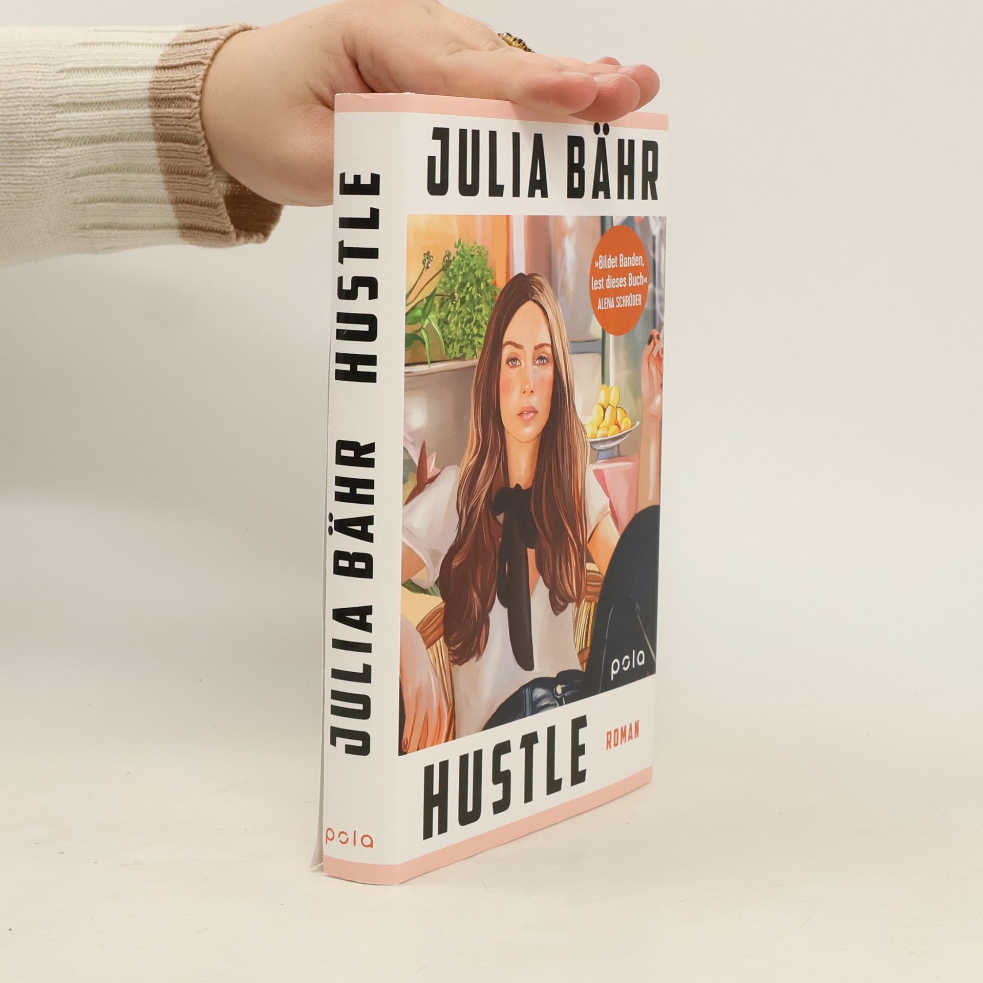 Julia Bähr Hustle