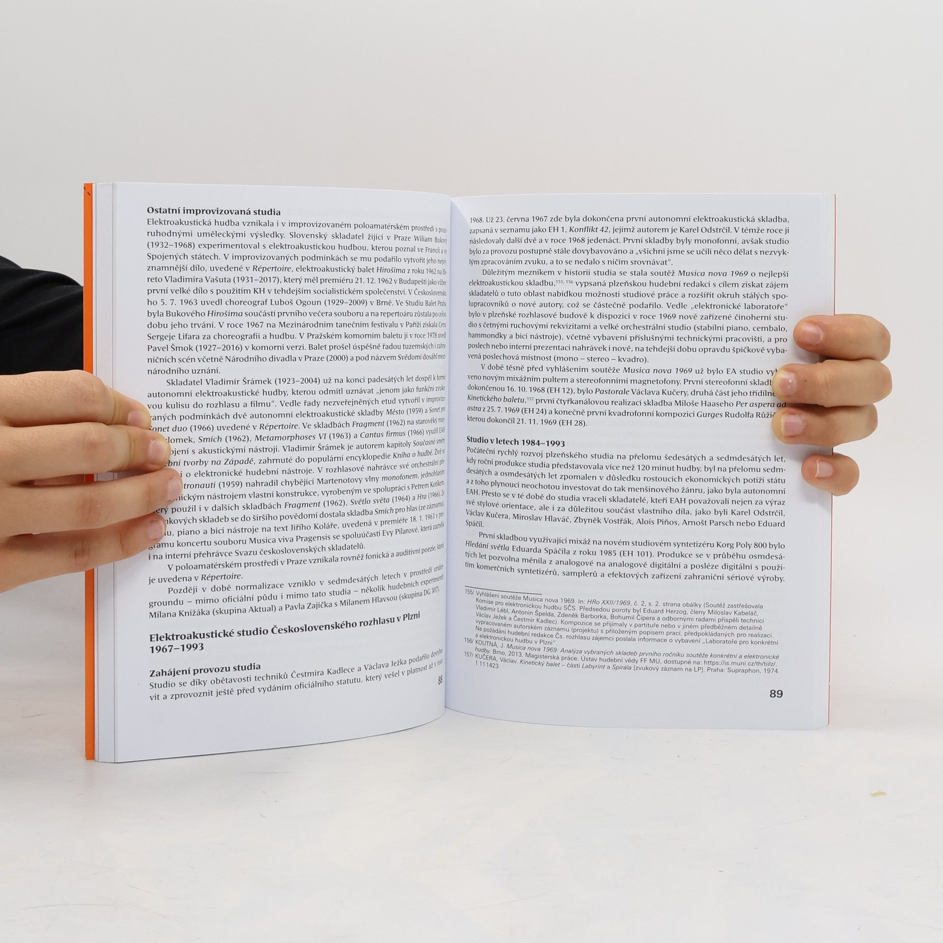 Various authors Ukryto v pásech : vybrané kapitoly z české elektroakustické hudební tvorby do roku 1989