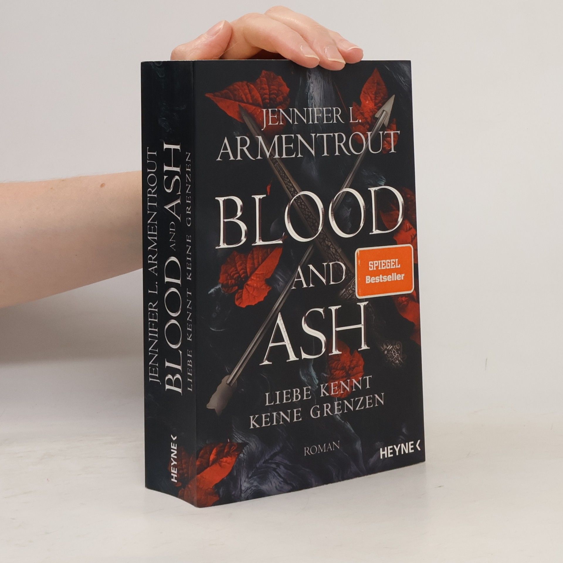 Jennifer L. Armentrout Blood and Ash