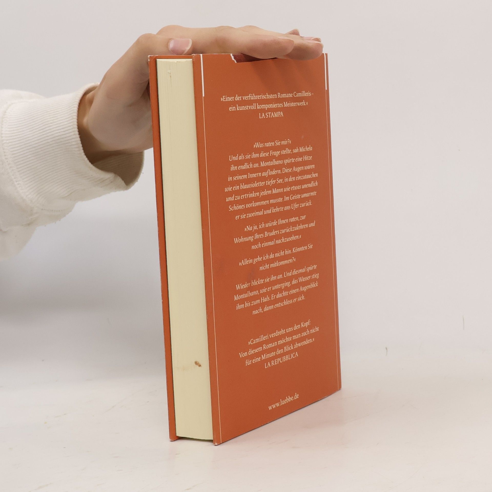 Andrea Camilleri Die dunkle Wahrheit des Mondes
