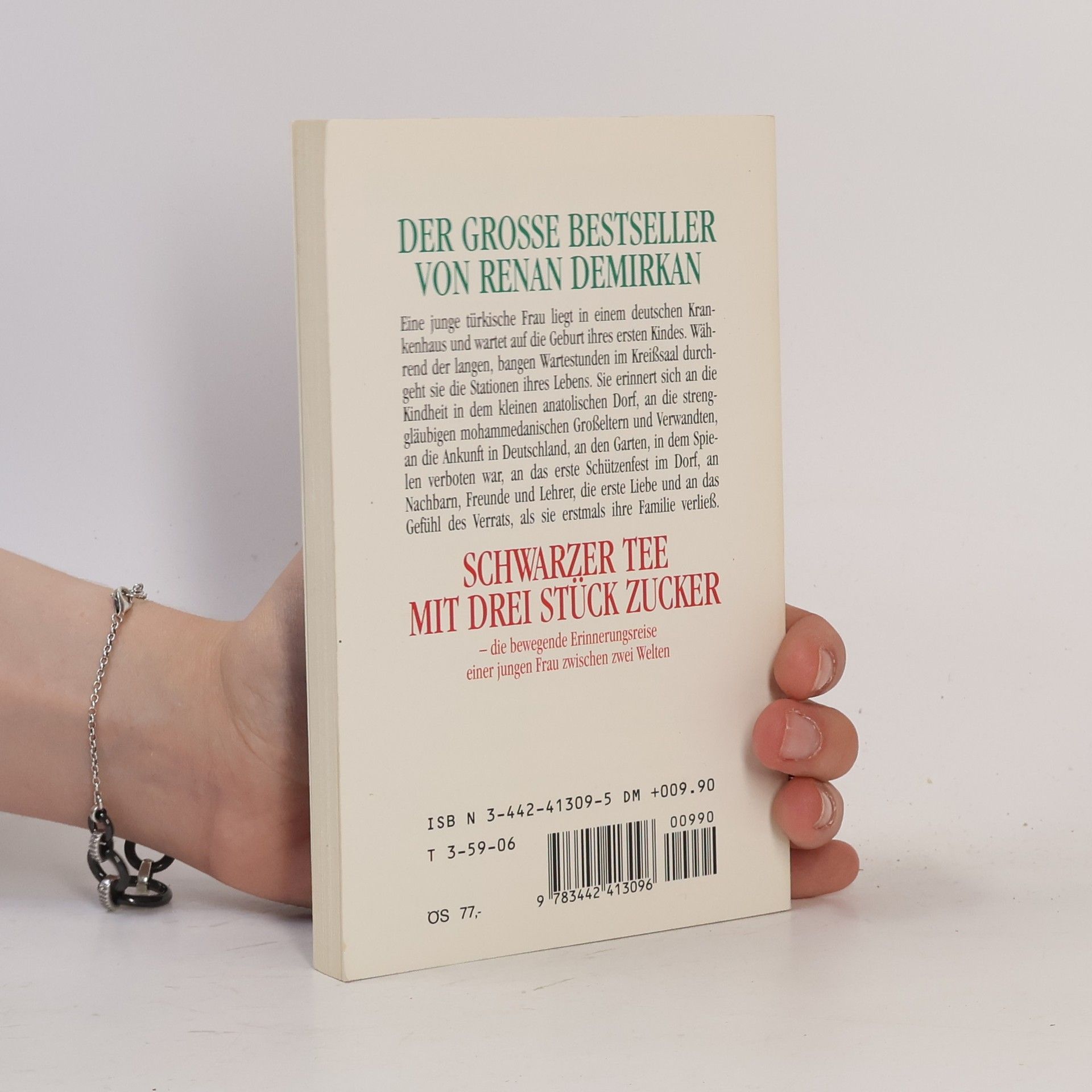 Renan Demirkan Schwarzer Tee mit drei Stück Zucker