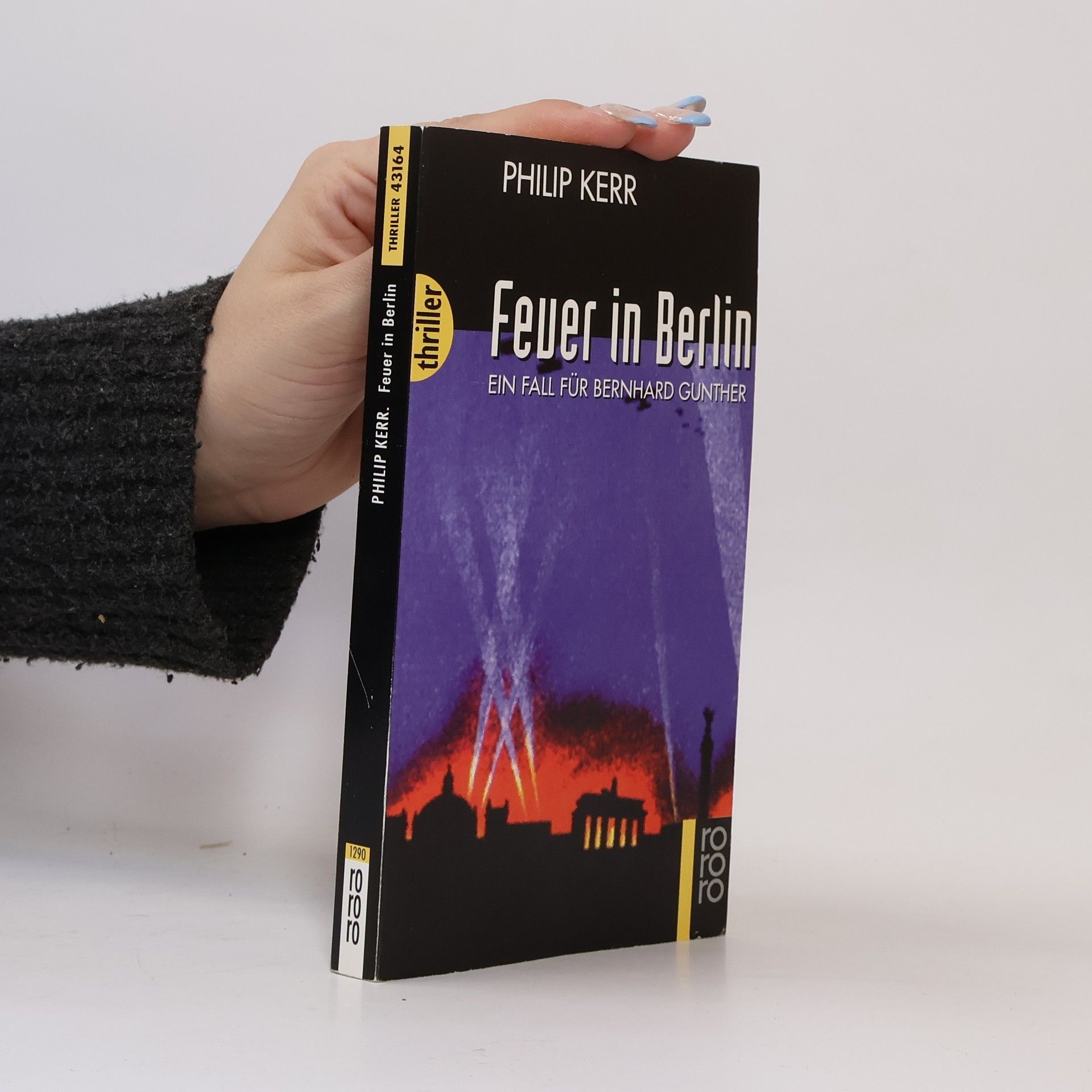 Philip Kerr Feuer in Berlin