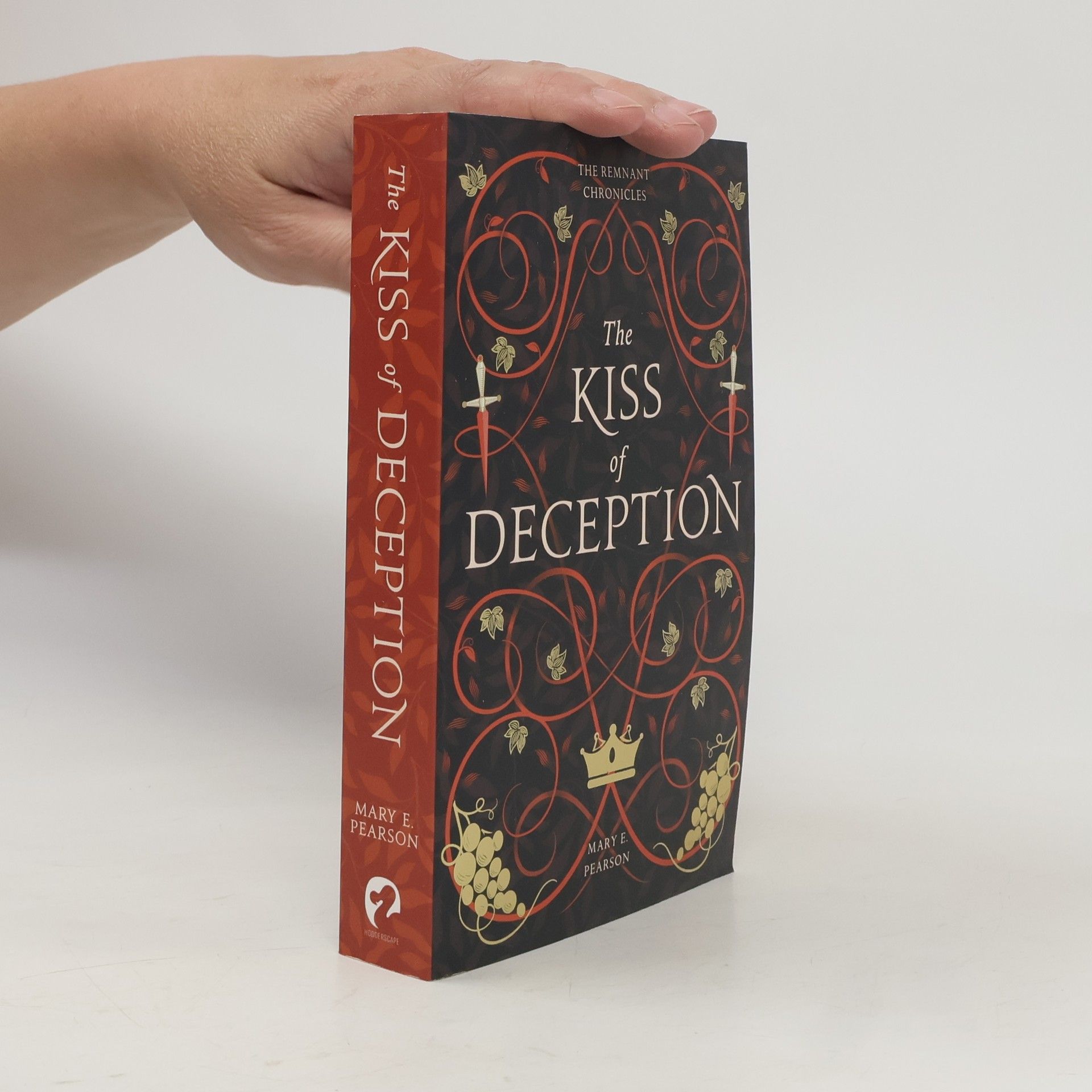 Mary E. Pearson The Kiss of Deception