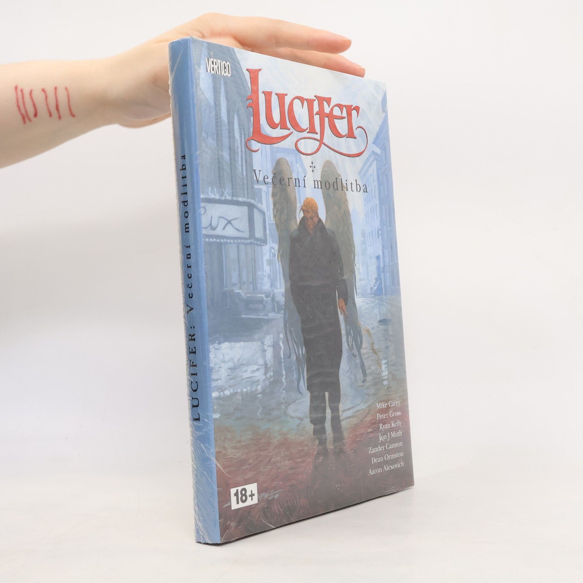 M. R. Carey Lucifer. Večerní modlitba