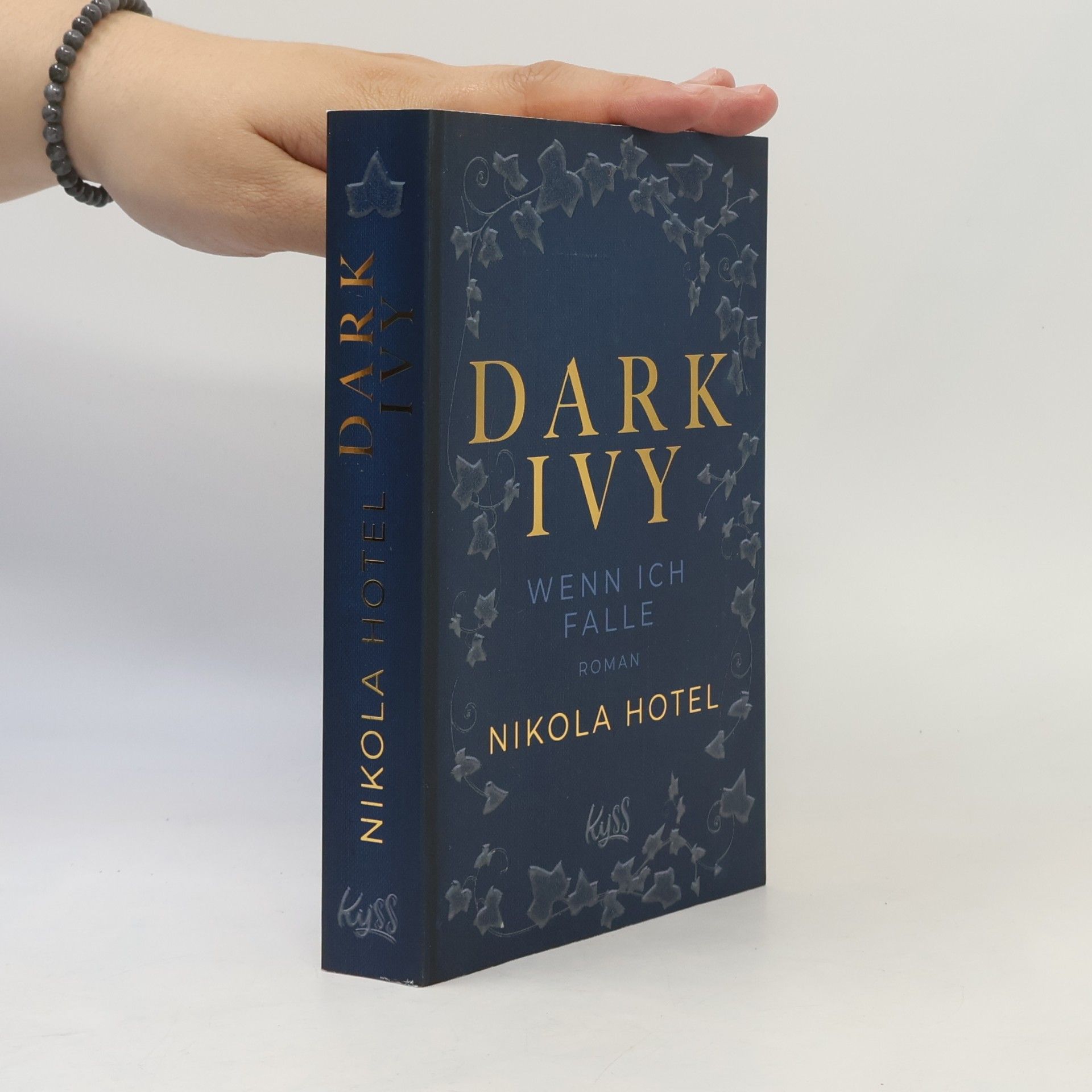 Nikola Hotel Dark Ivy - Wenn ich falle
