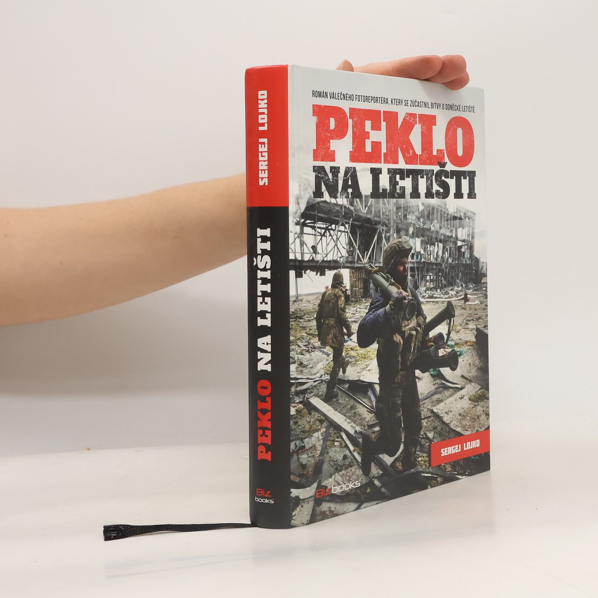 Sergej Leonidovič Lojko Peklo na letišti