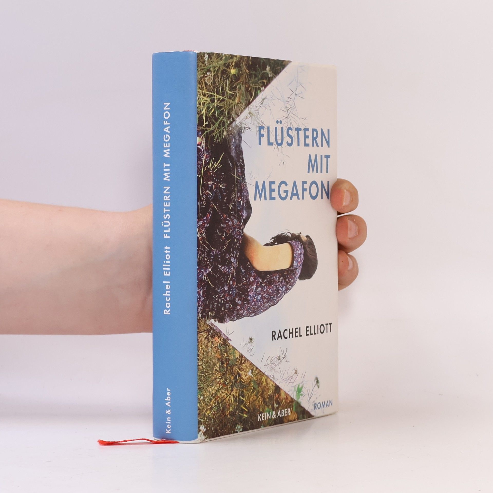 Rachel Elliott Flüstern mit Megafon