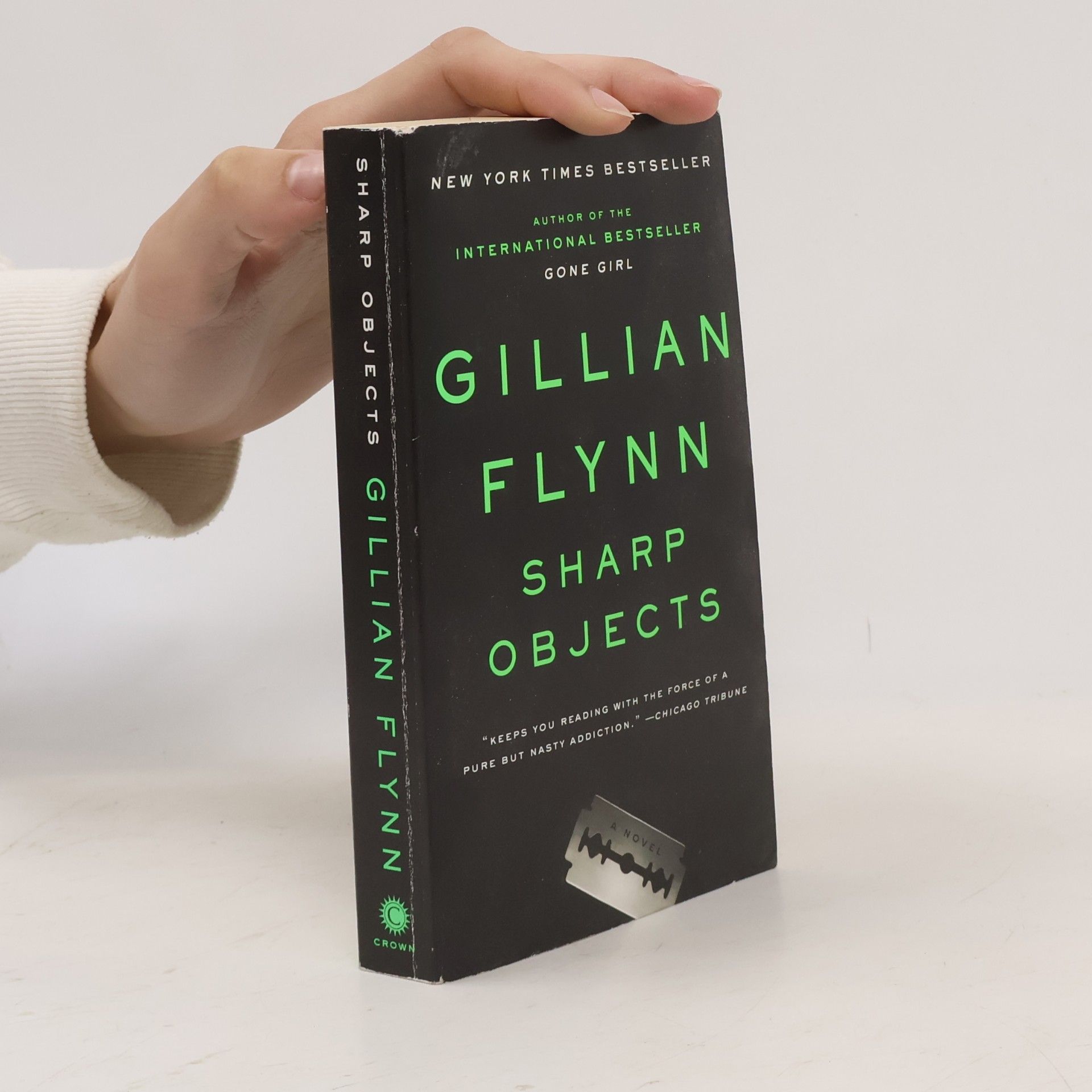 Gillian Flynn Sharp Objects