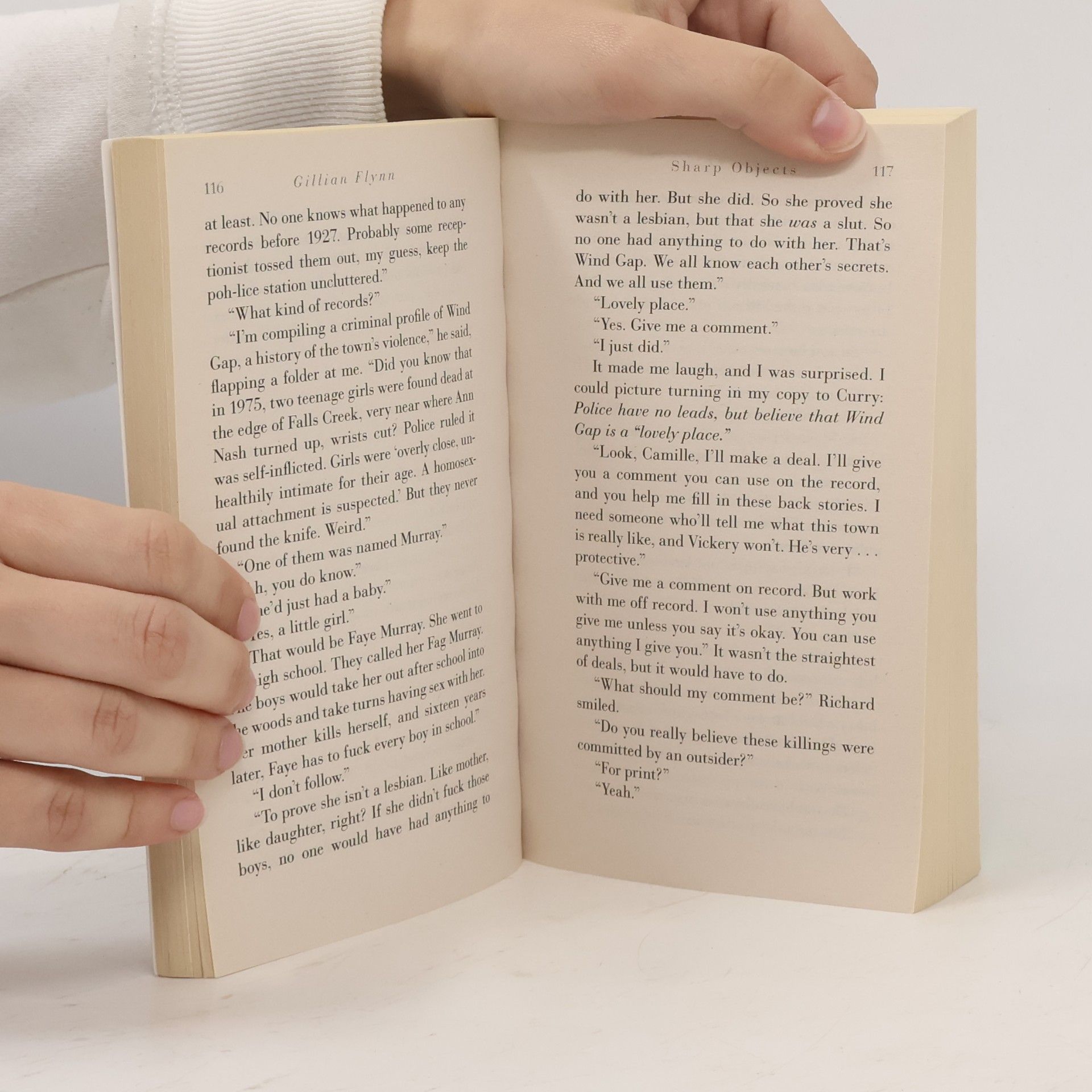 Gillian Flynn Sharp Objects