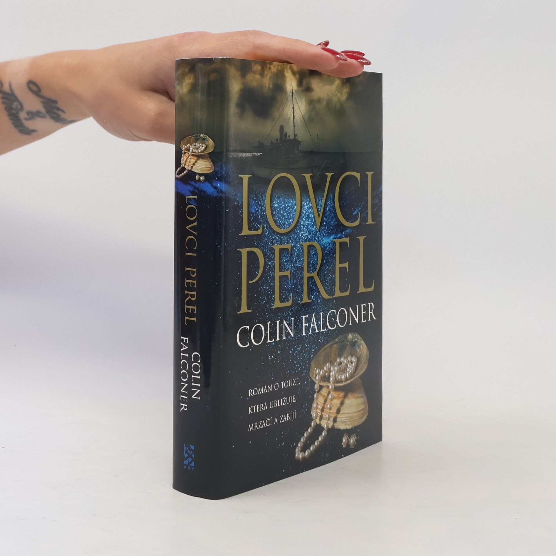 Colin Falconer Lovci perel