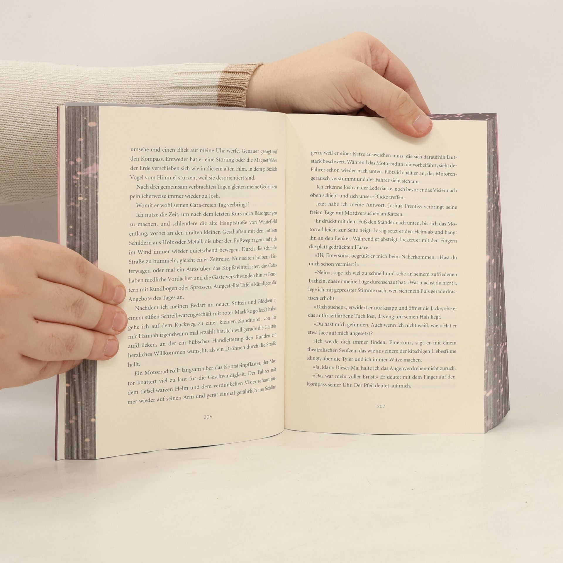 Stefanie Hasse Matching Night, Band 1 & 2: Küsst du den Feind? & Liebst du den Verräter? (Limitierte Ausgabe mit Farbschnitt Doppelband New Adult Romantic Suspense 1. Platz beim Lovelybooks Community Award)