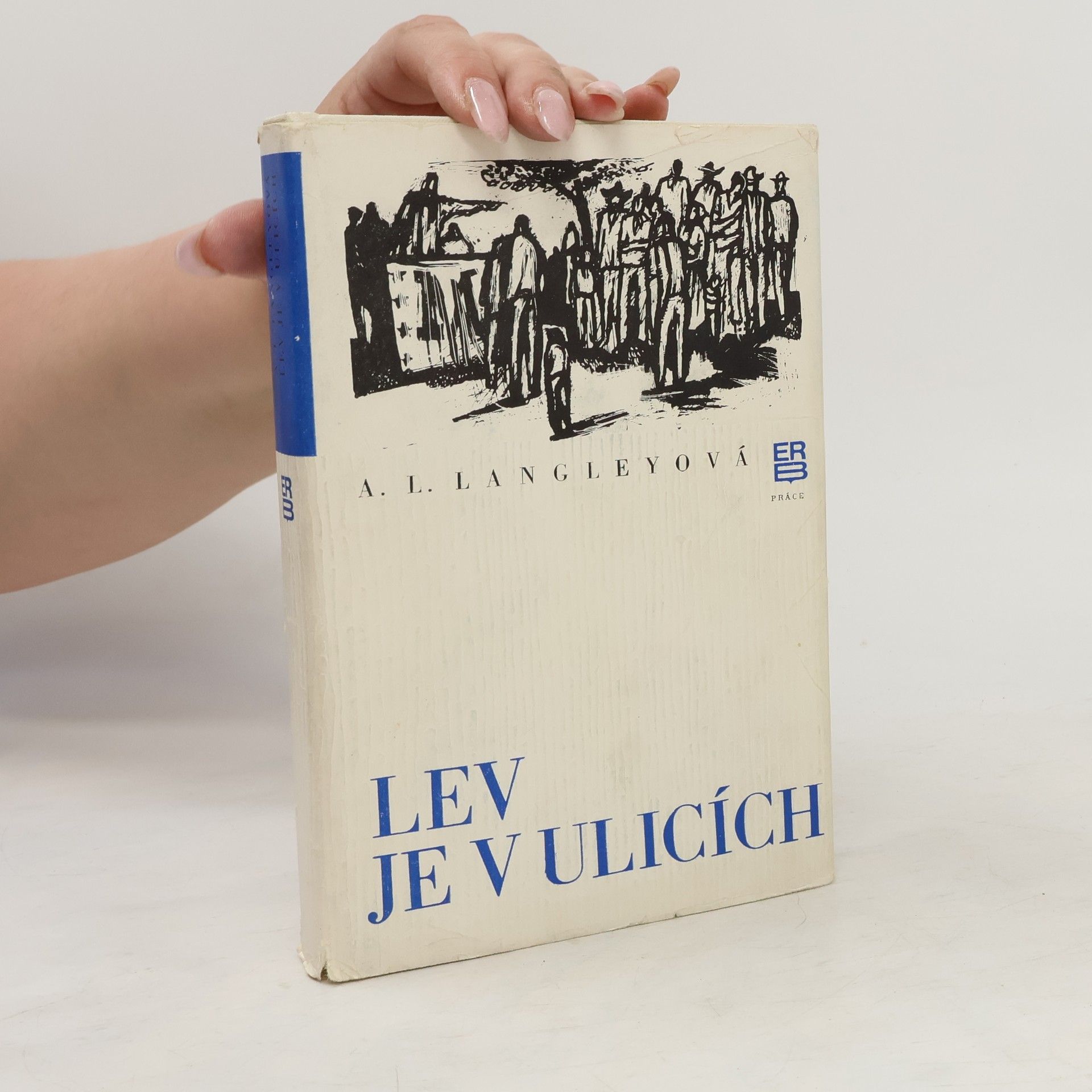 Adria Locke Langley Lev je v ulicích