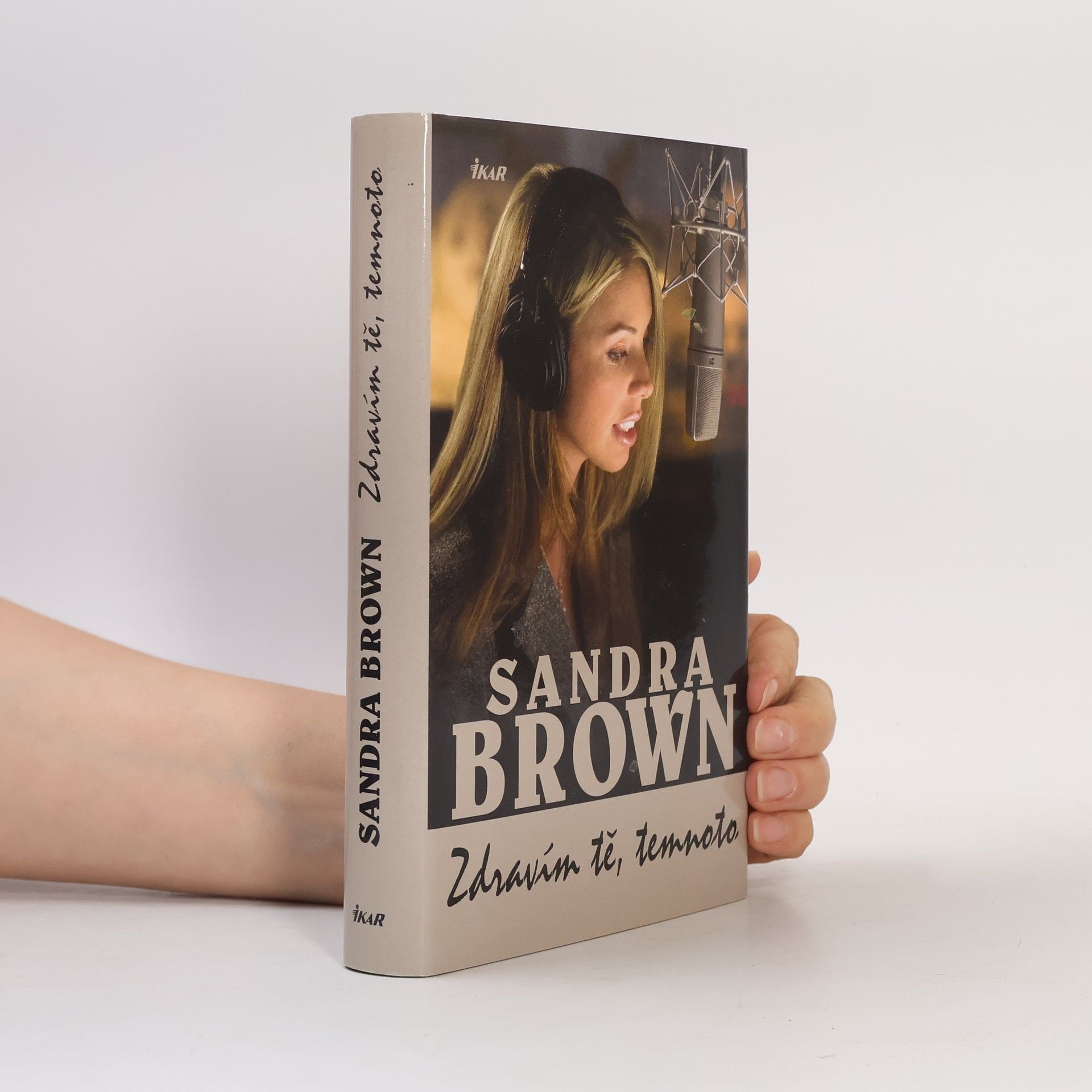 Sandra Brown Zdravím tě, temnoto