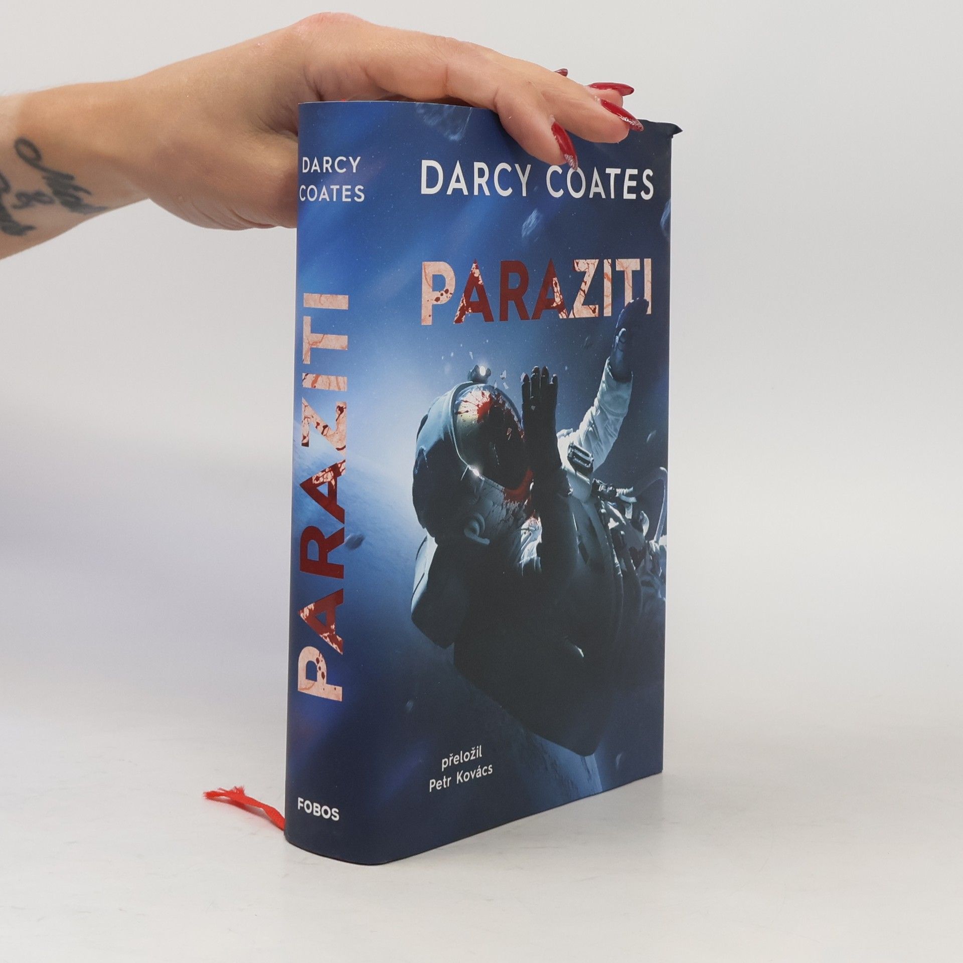 Darcy Coates Paraziti