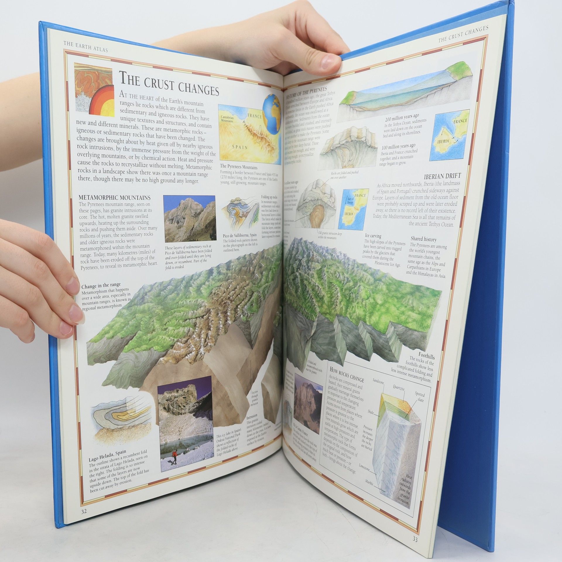 Susanna Van Rose Picture Atlases: The Earth Atlas