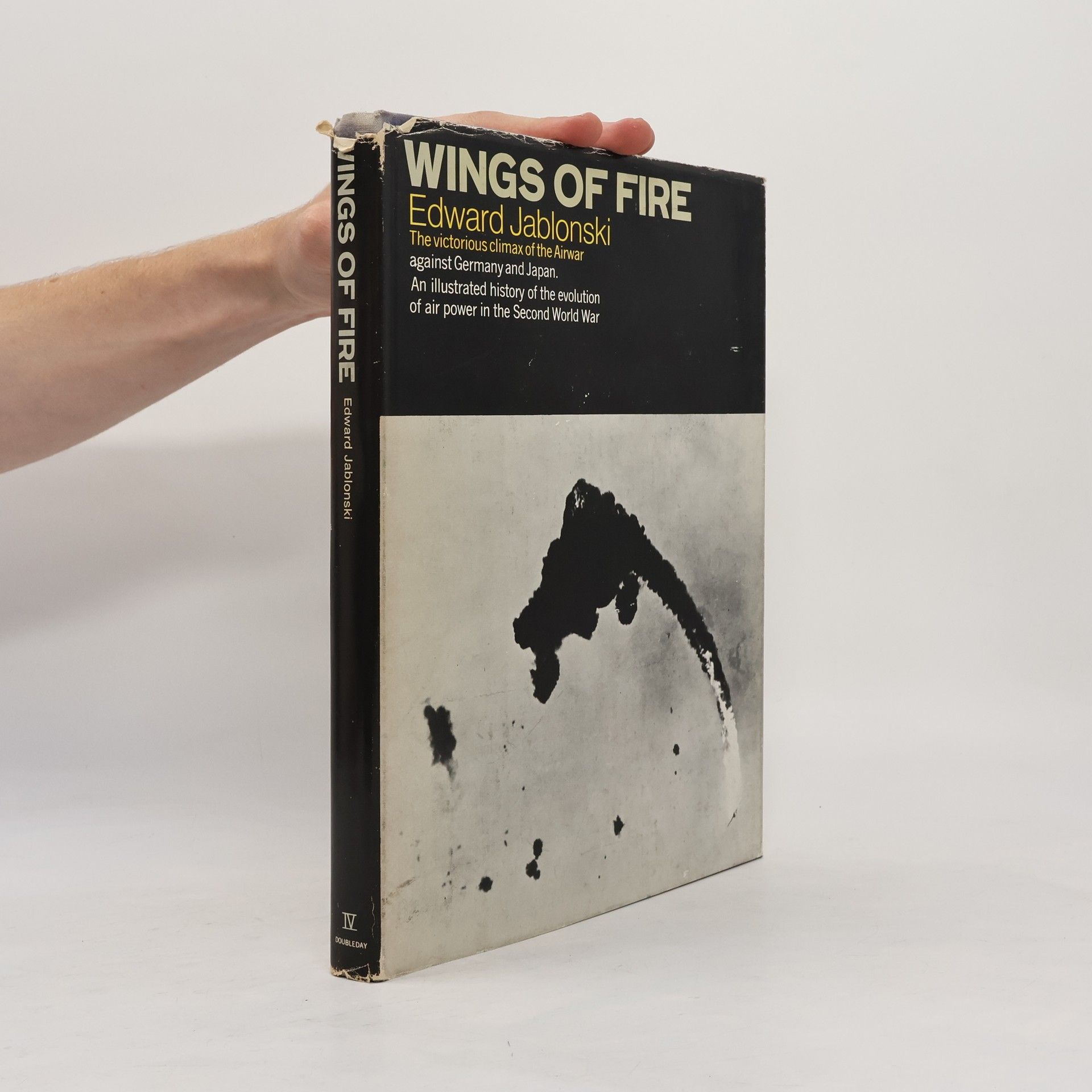 Edward Jablonski Airwar - 4: Wings of Fire