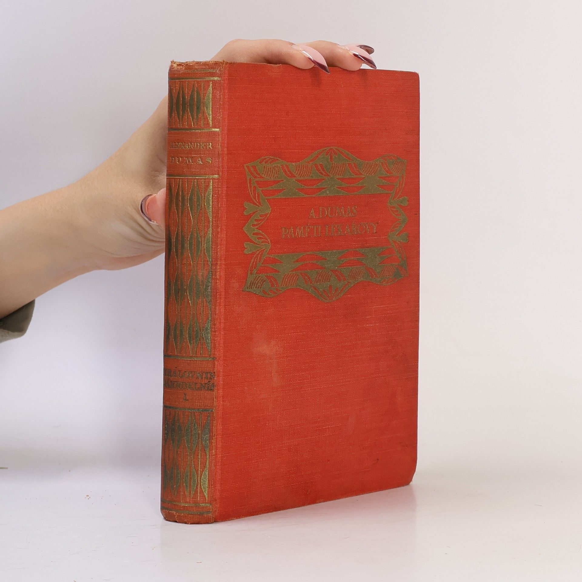 Alexandre Dumas Paměti lékařovy. Královnin náhrdelník I.