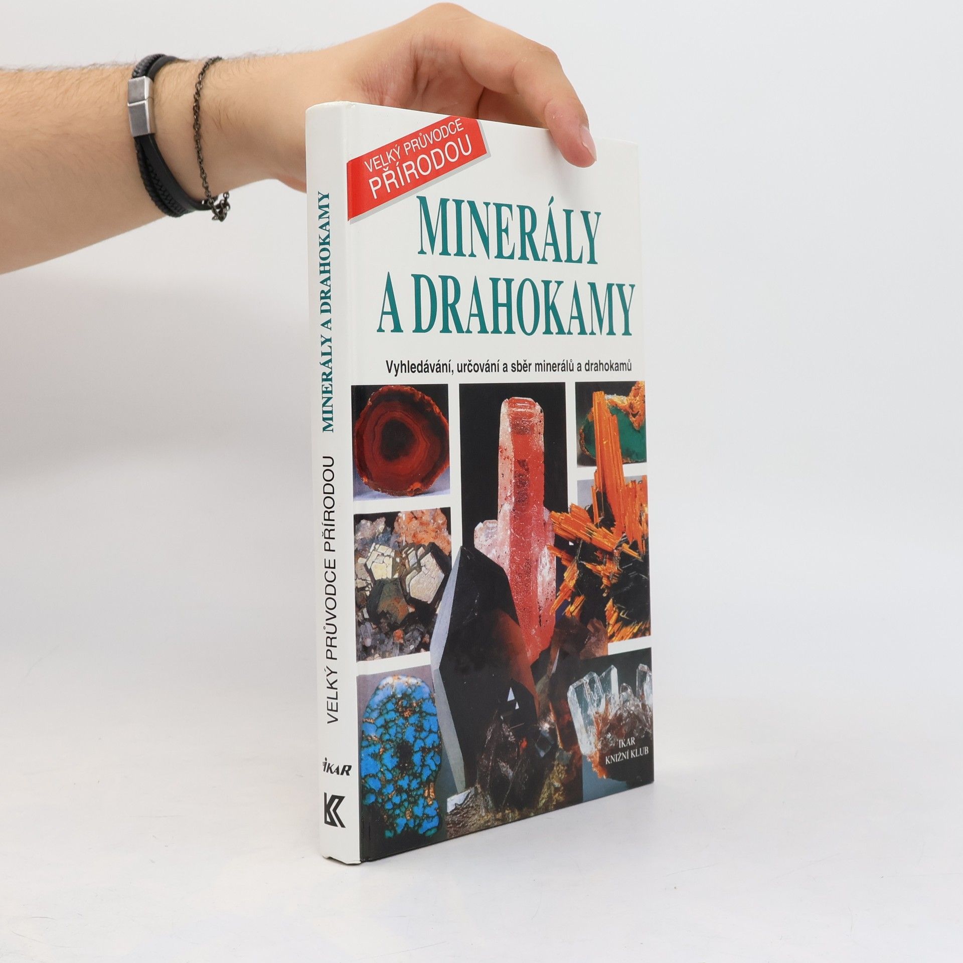 Collectif d'auteurs Minerály a drahokamy