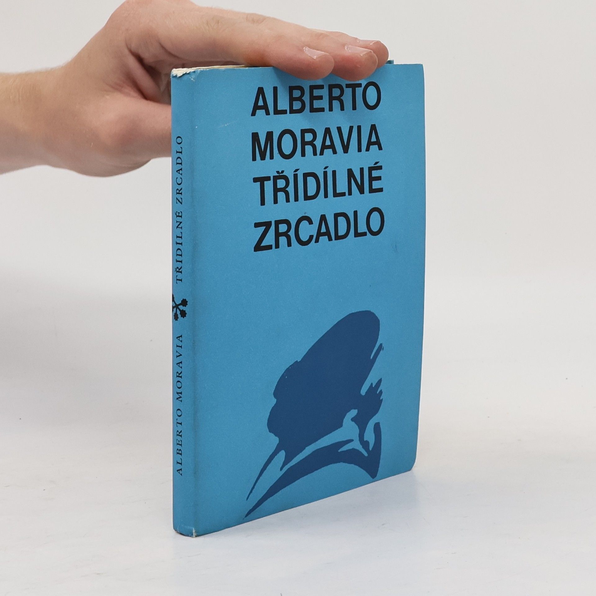 Alberto Moravia Třídílné zrcadlo