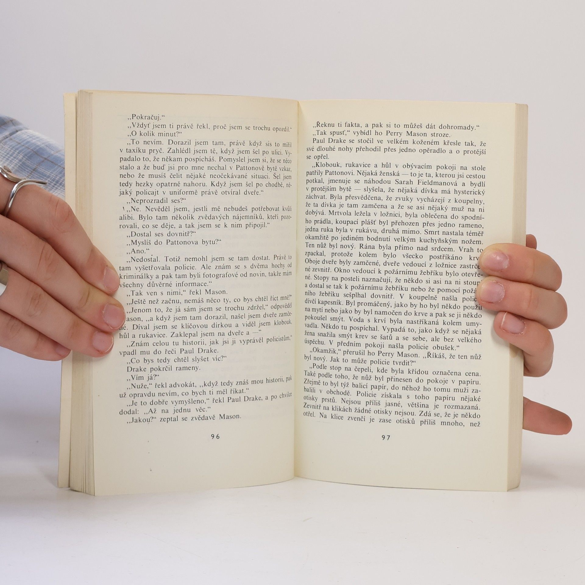 Erle Stanley Gardner Případ šťastných nožek