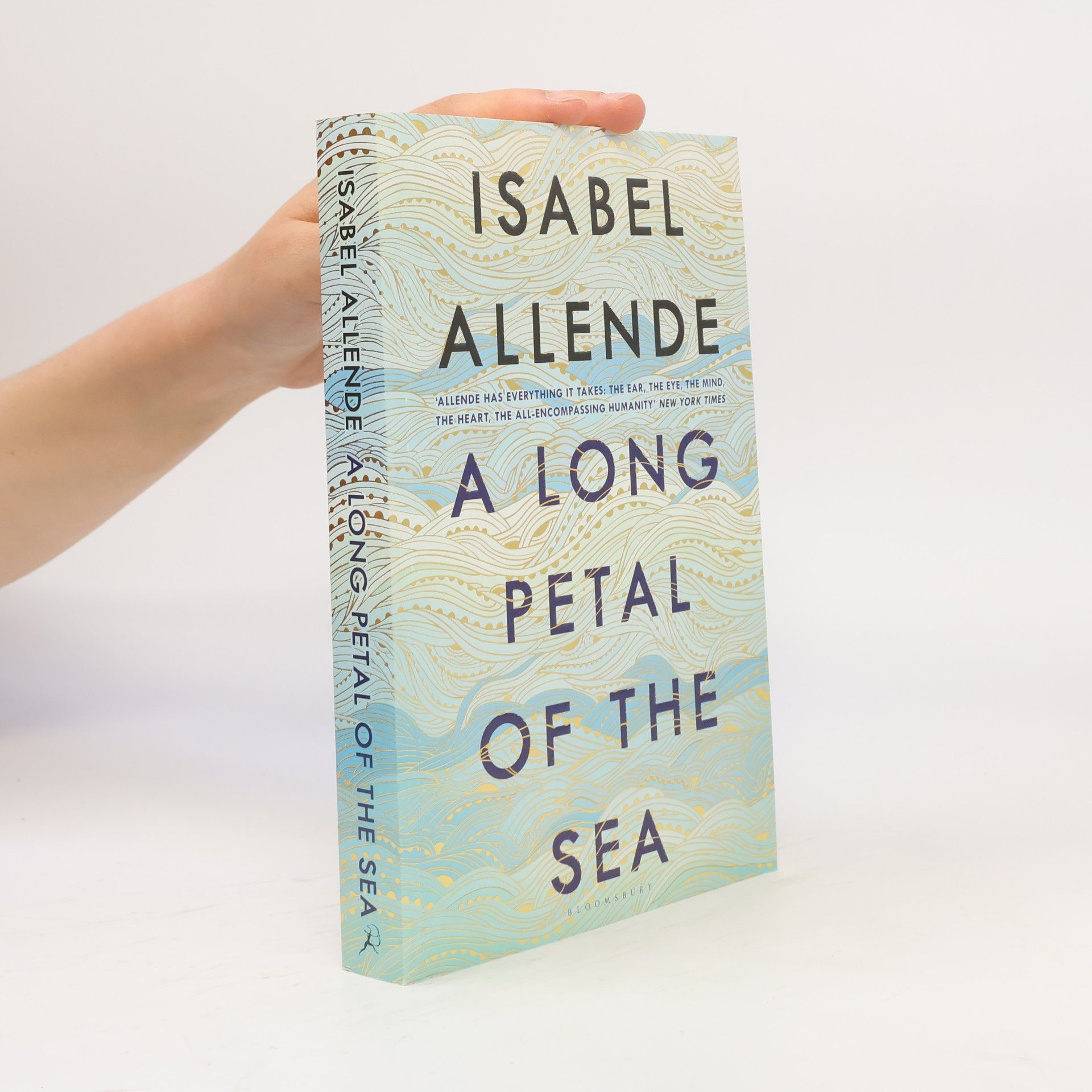 Isabel Allende A Long Petal of the Sea