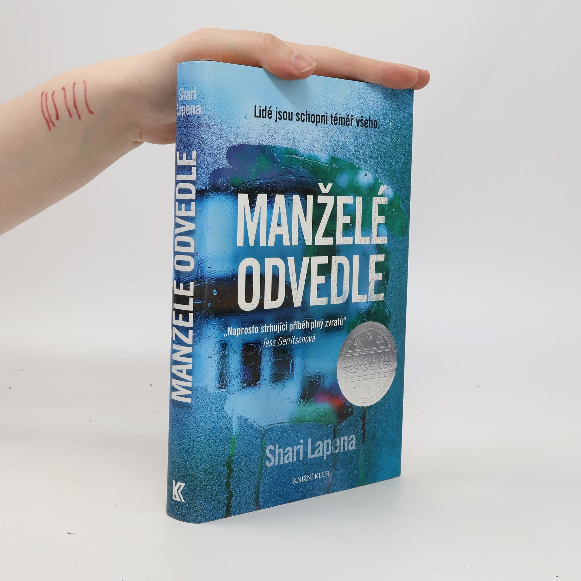 Shari Lapena Manželé odvedle