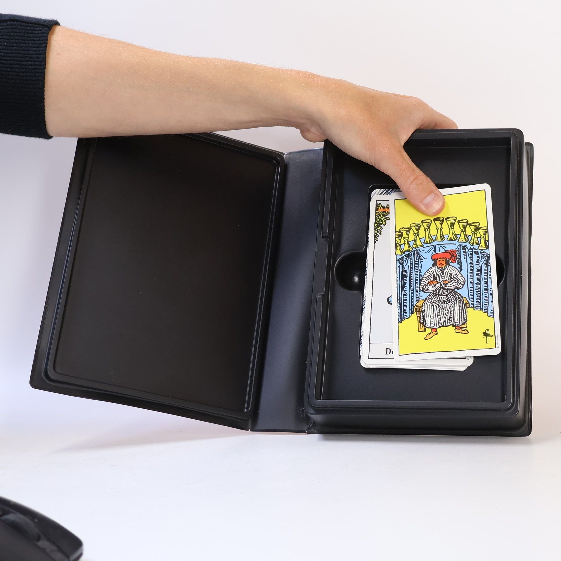 Mario Montano Tarot