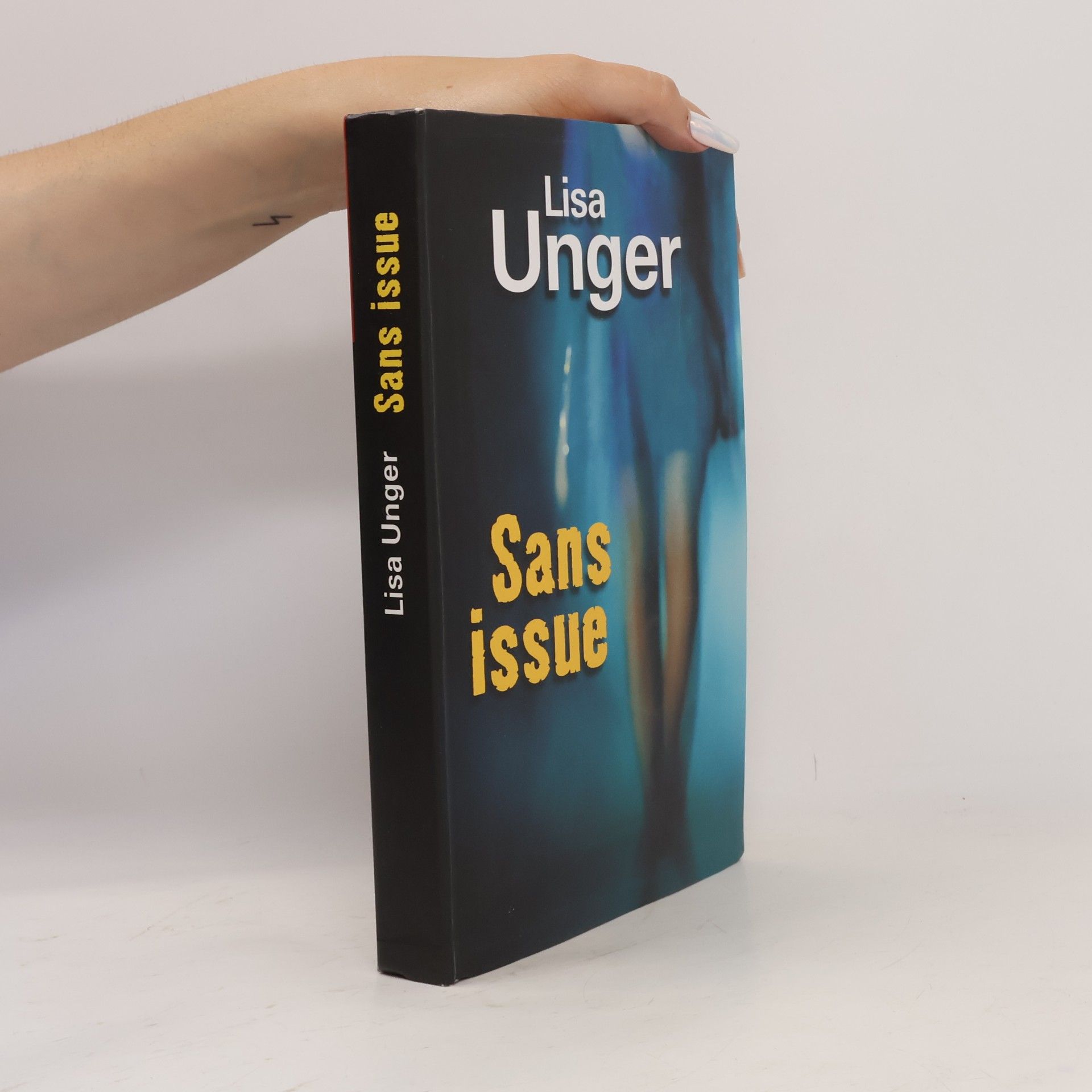 Lisa Unger Sans issue