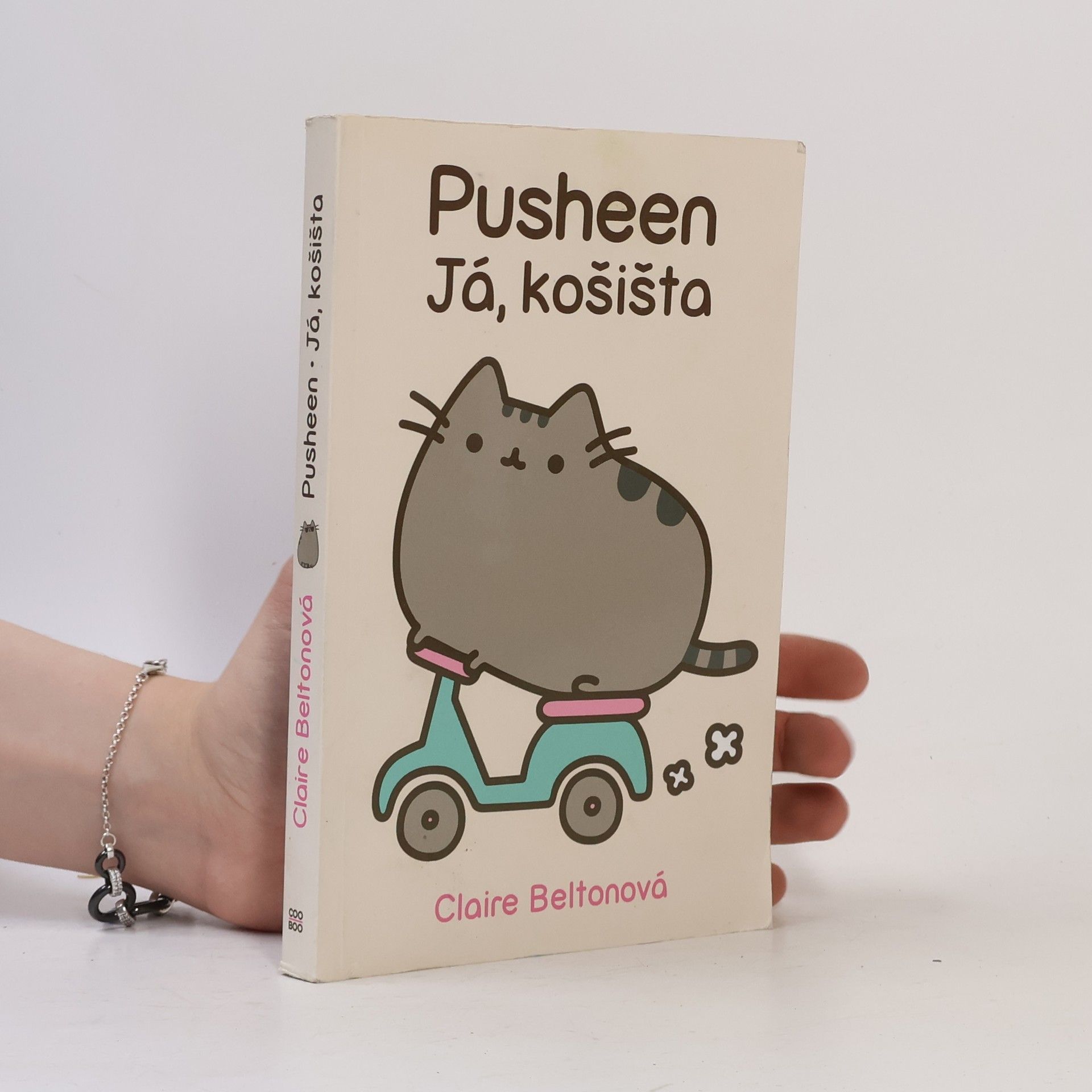 Claire Belton Pusheen : já, košišta