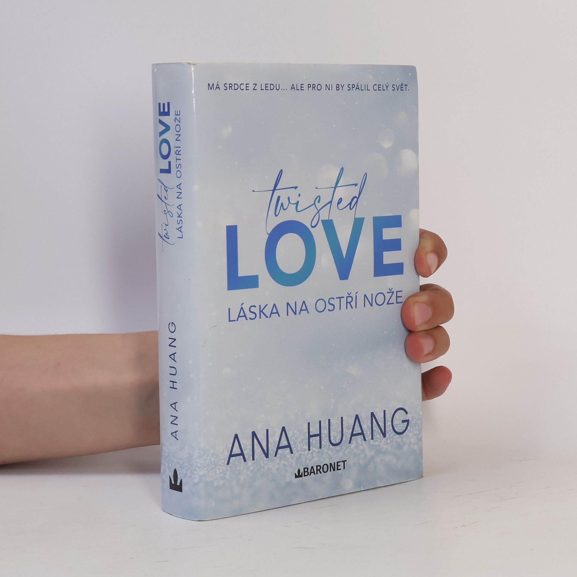 Ana Huang Twisted love. Láska na ostří nože