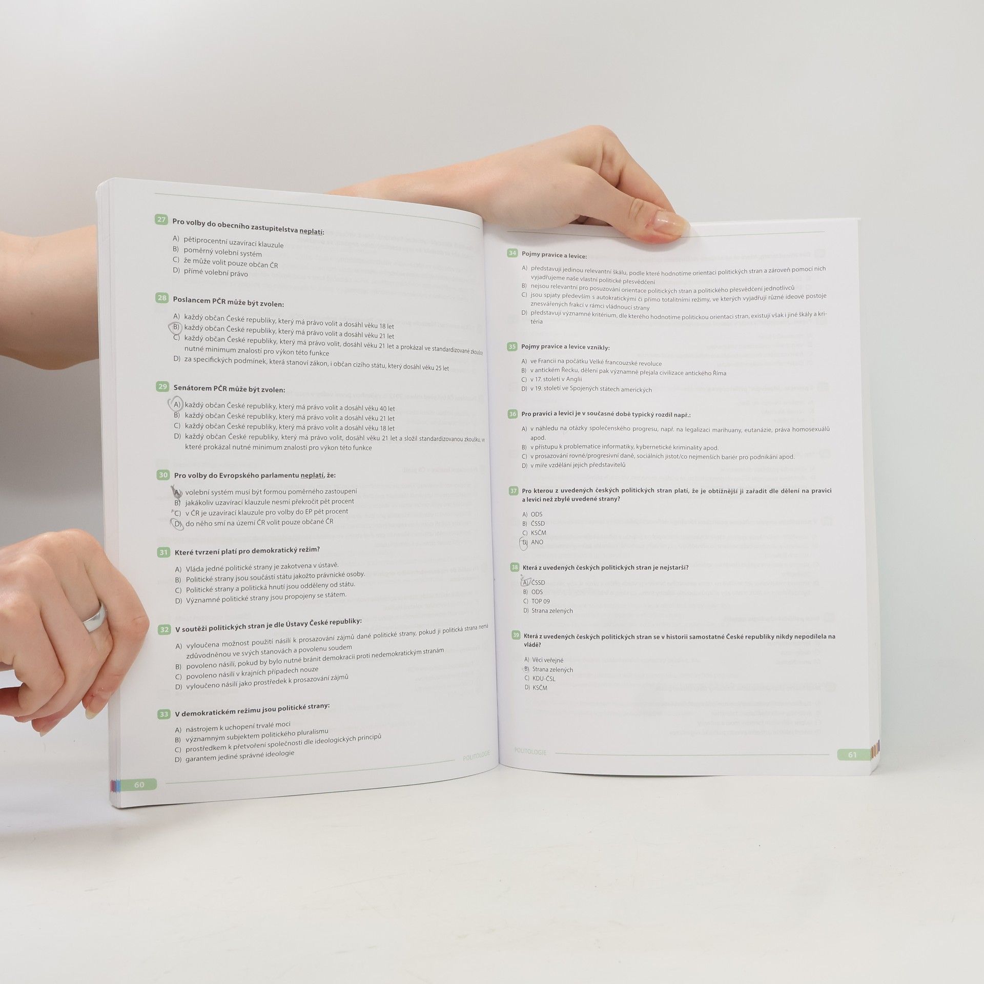 Autorenkollektiv Přijímačky na VŠ v pohodě. Základy společenských věd