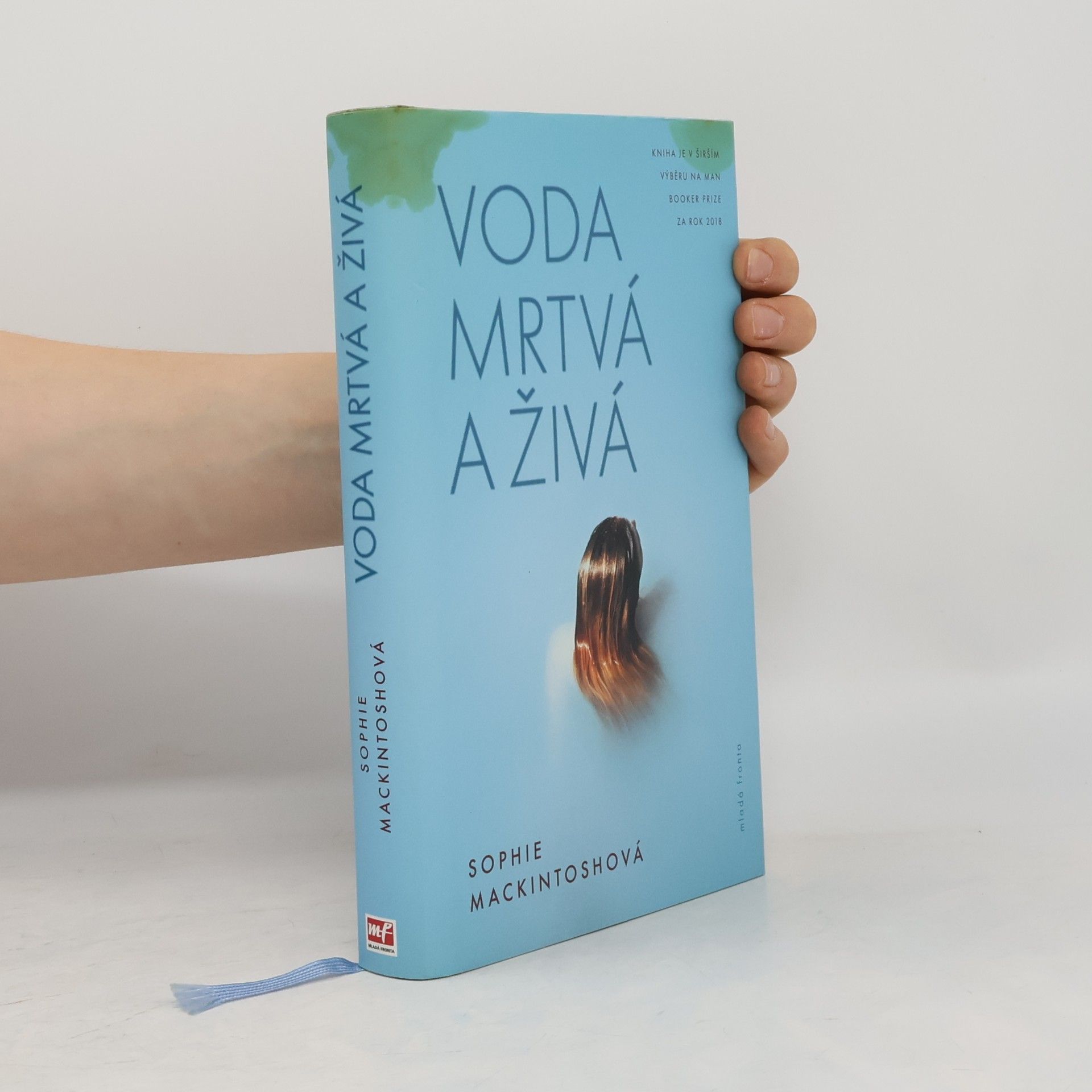 Sophie Mackintosh Voda mrtvá a živá