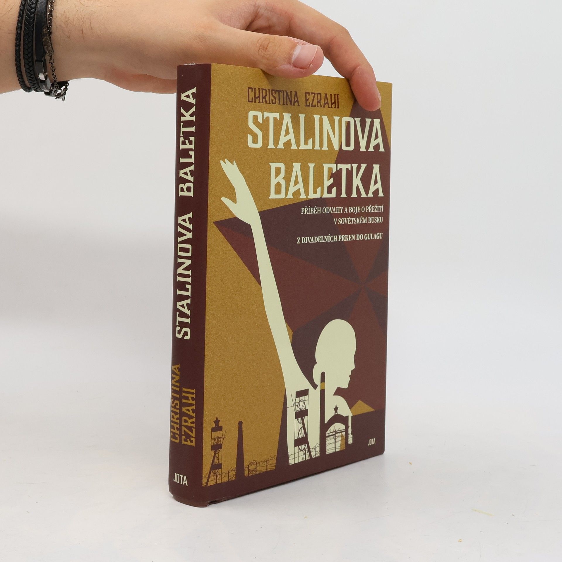 Christina Ezrahi Stalinova baletka