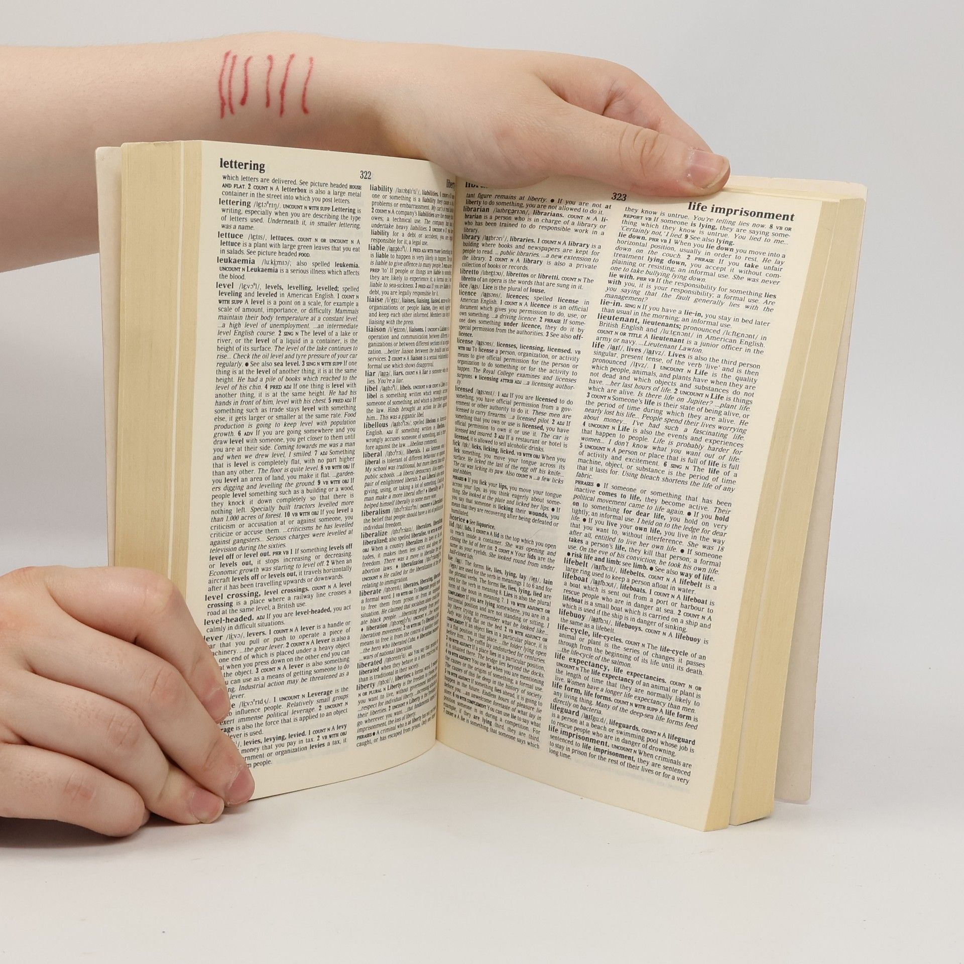 Cobuild Collins Student's Dictionary. Helping learners with real English
