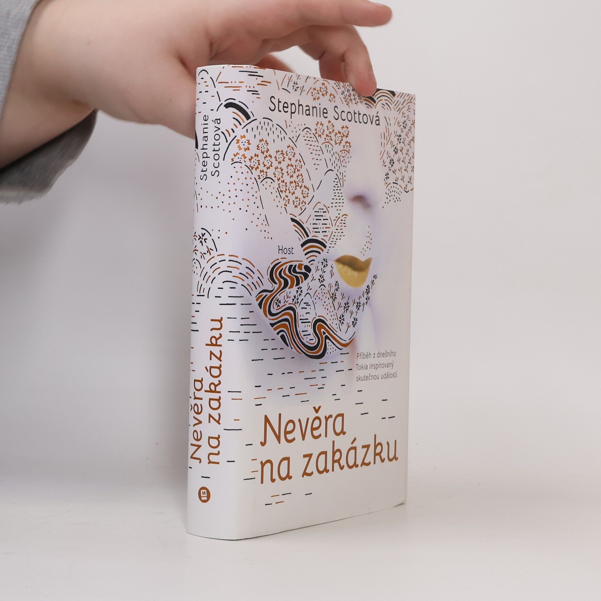 Stephanie Scott Nevěra na zakázku